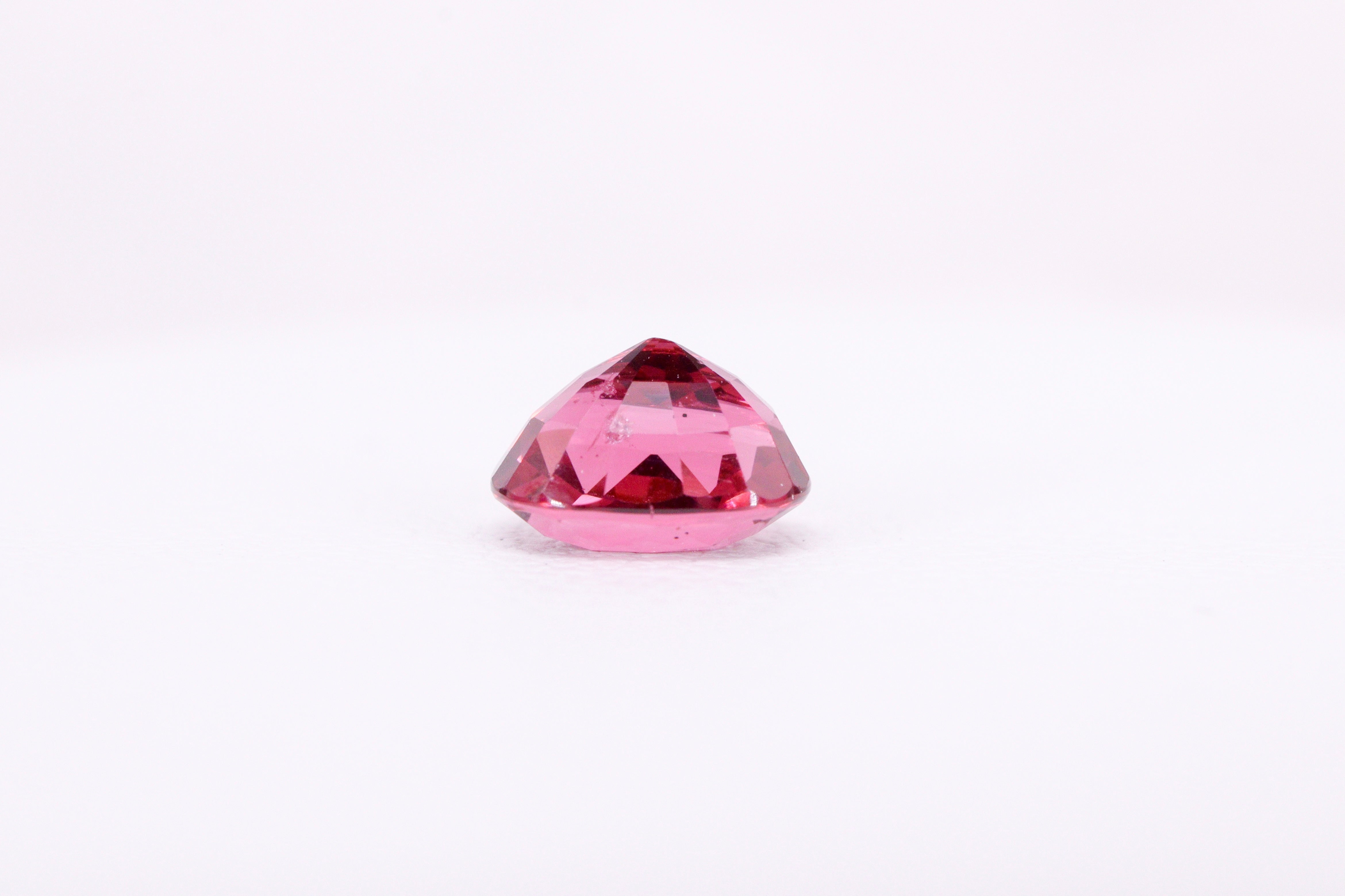 レッドスピネル0.84ct 【AR977】