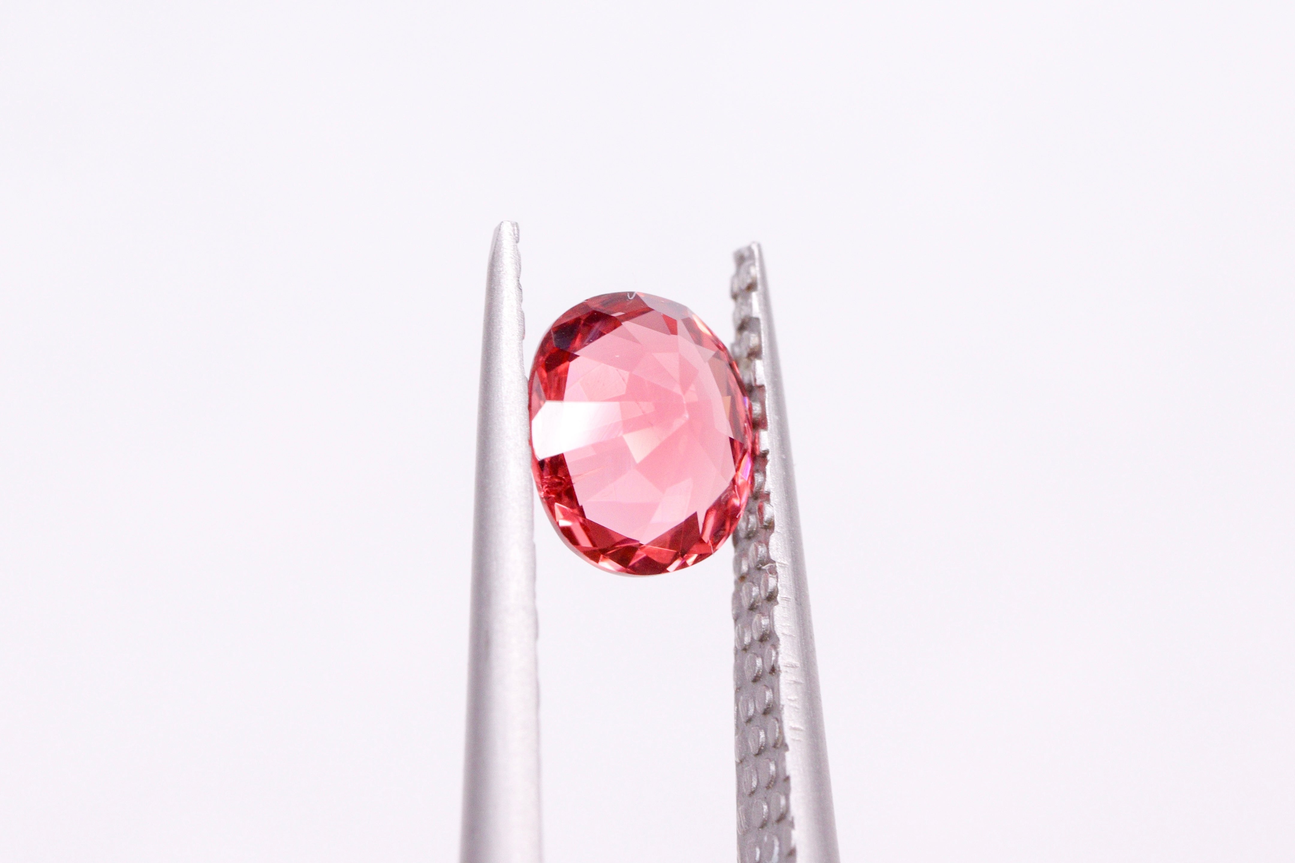 レッドスピネル0.62ct 【AR979】