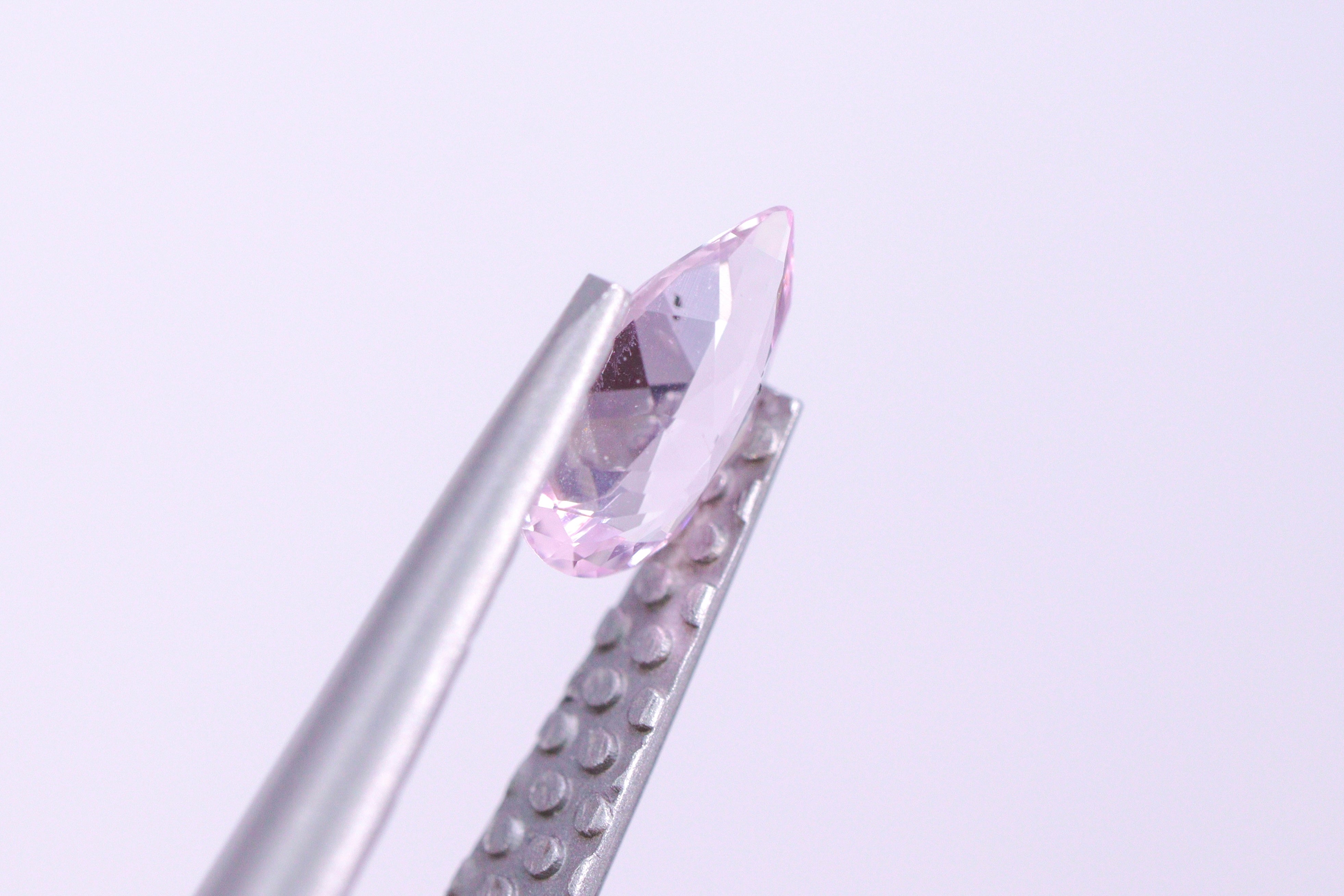 ピンクゾイサイト 0.18ct