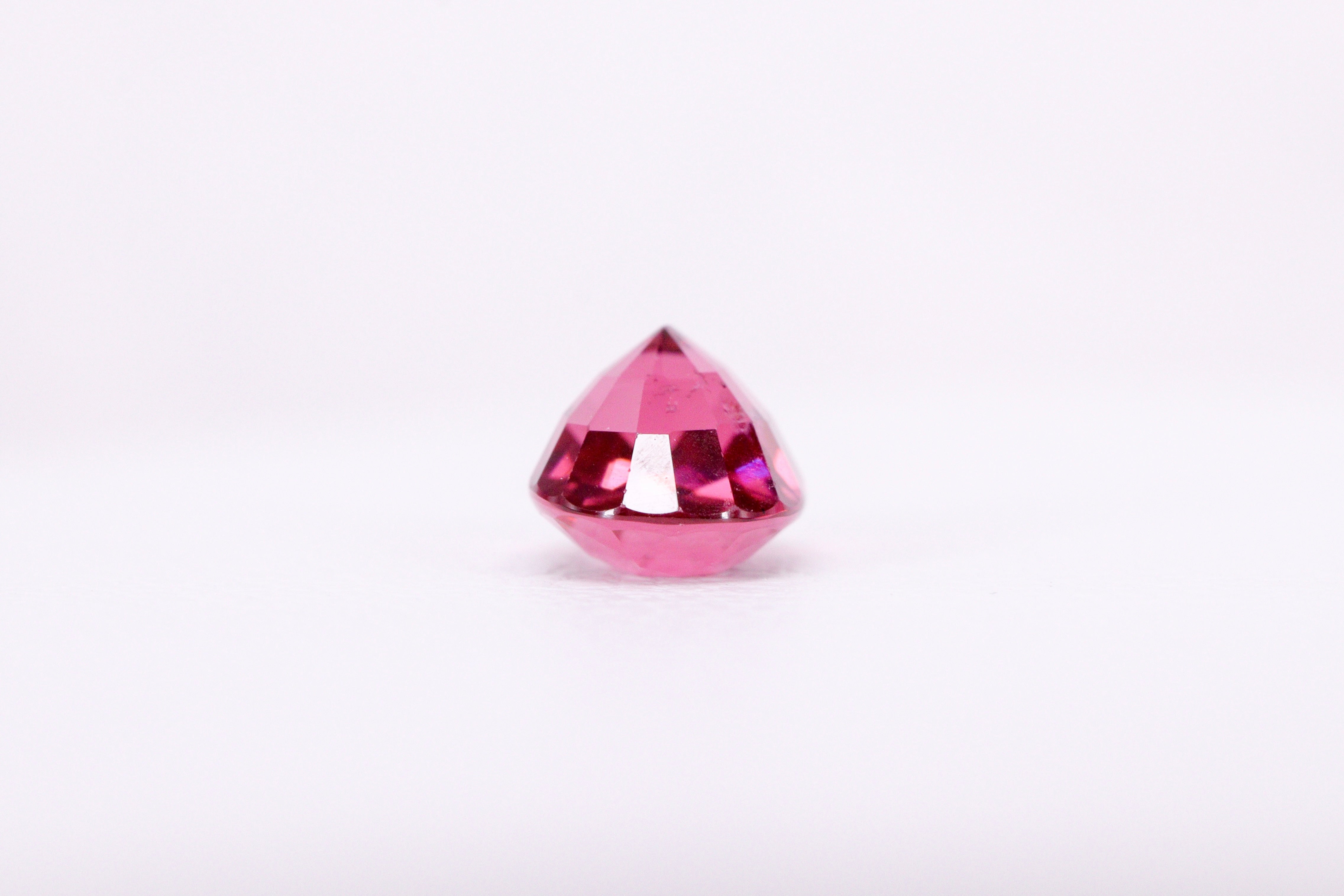 レッドスピネル0.84ct 【AR977】