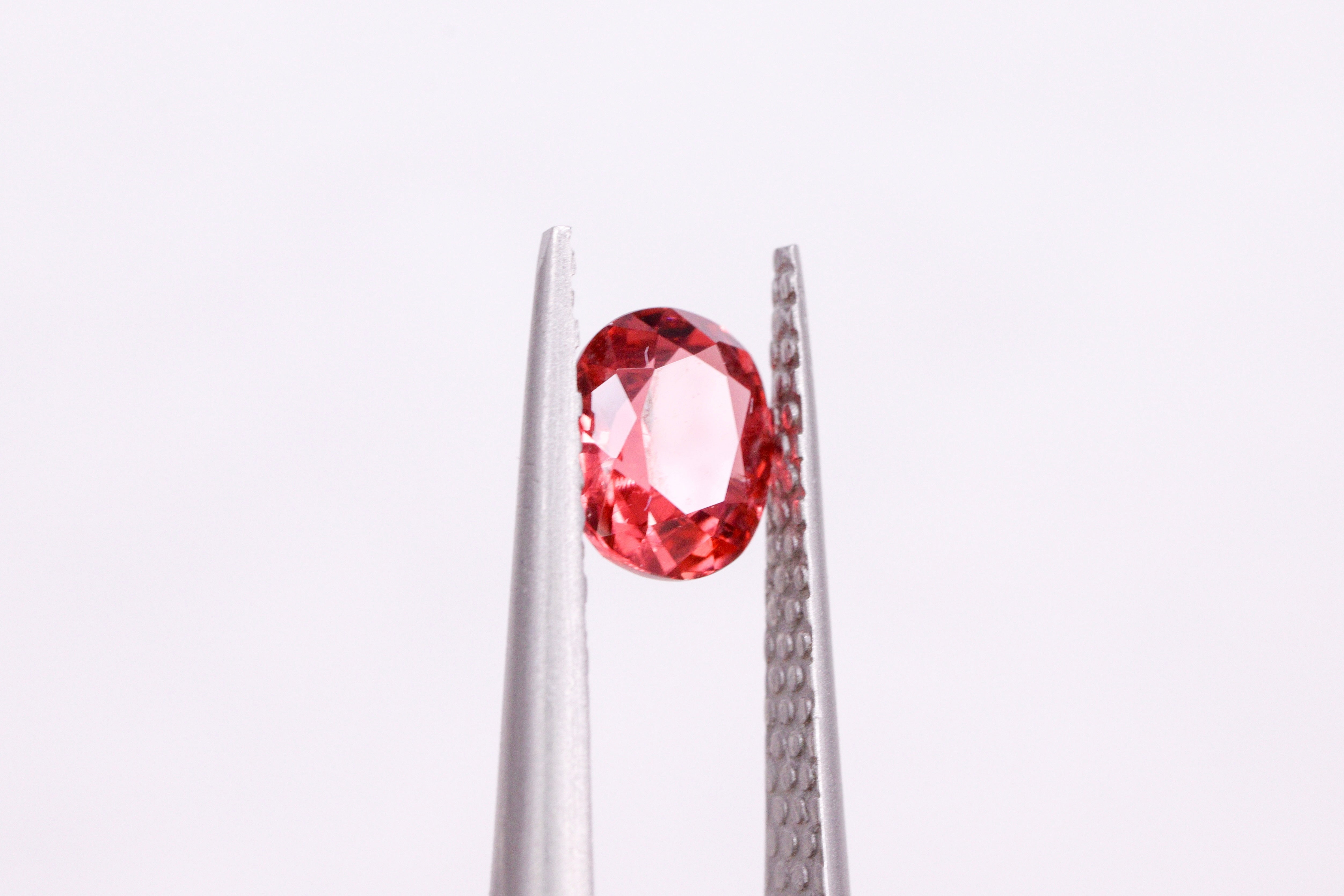 レッドスピネル0.62ct 【AR979】