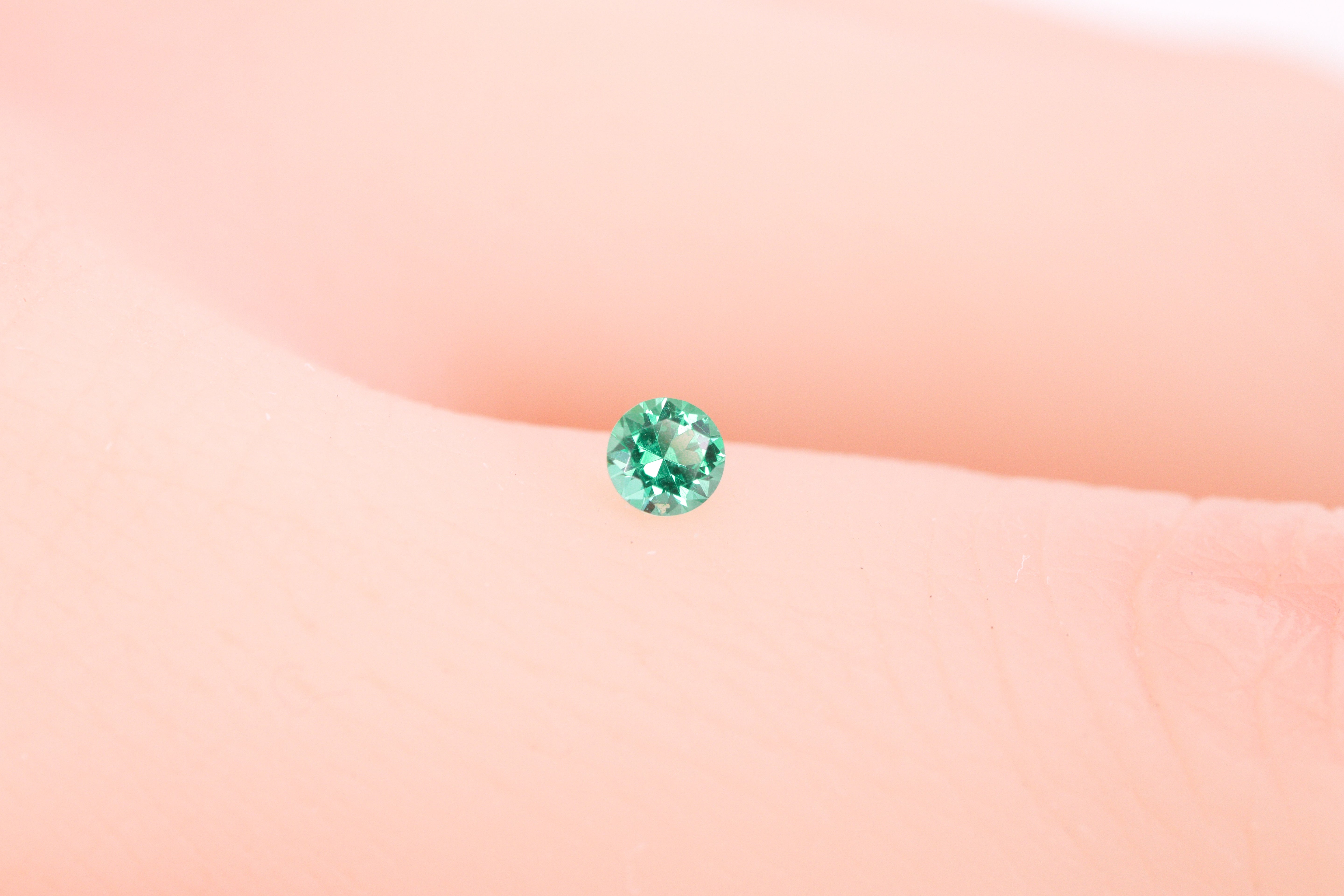 ロシア産 無処理エメラルド 0.10ct