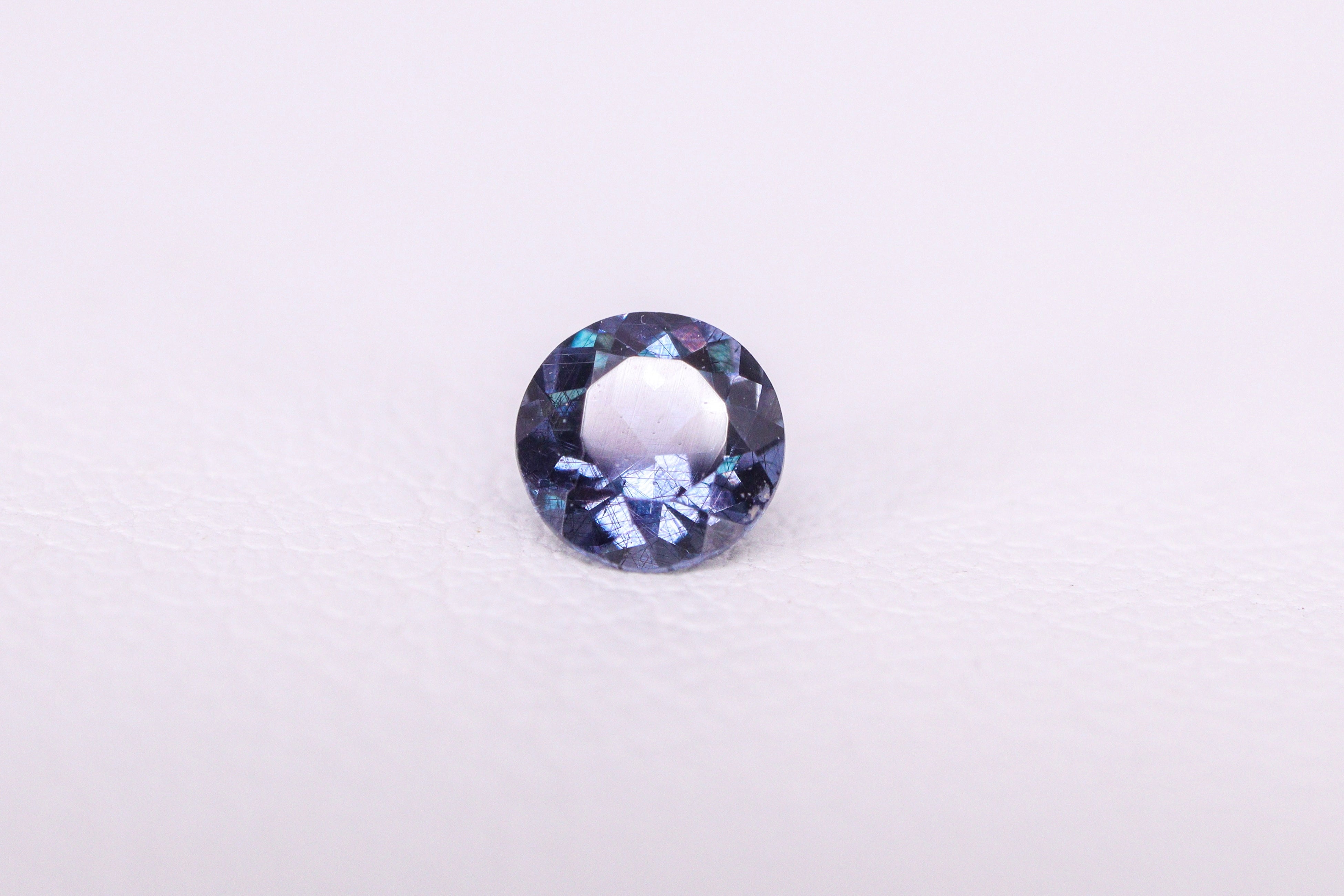 ベキリーブルーガーネット 0.28ct AR1042