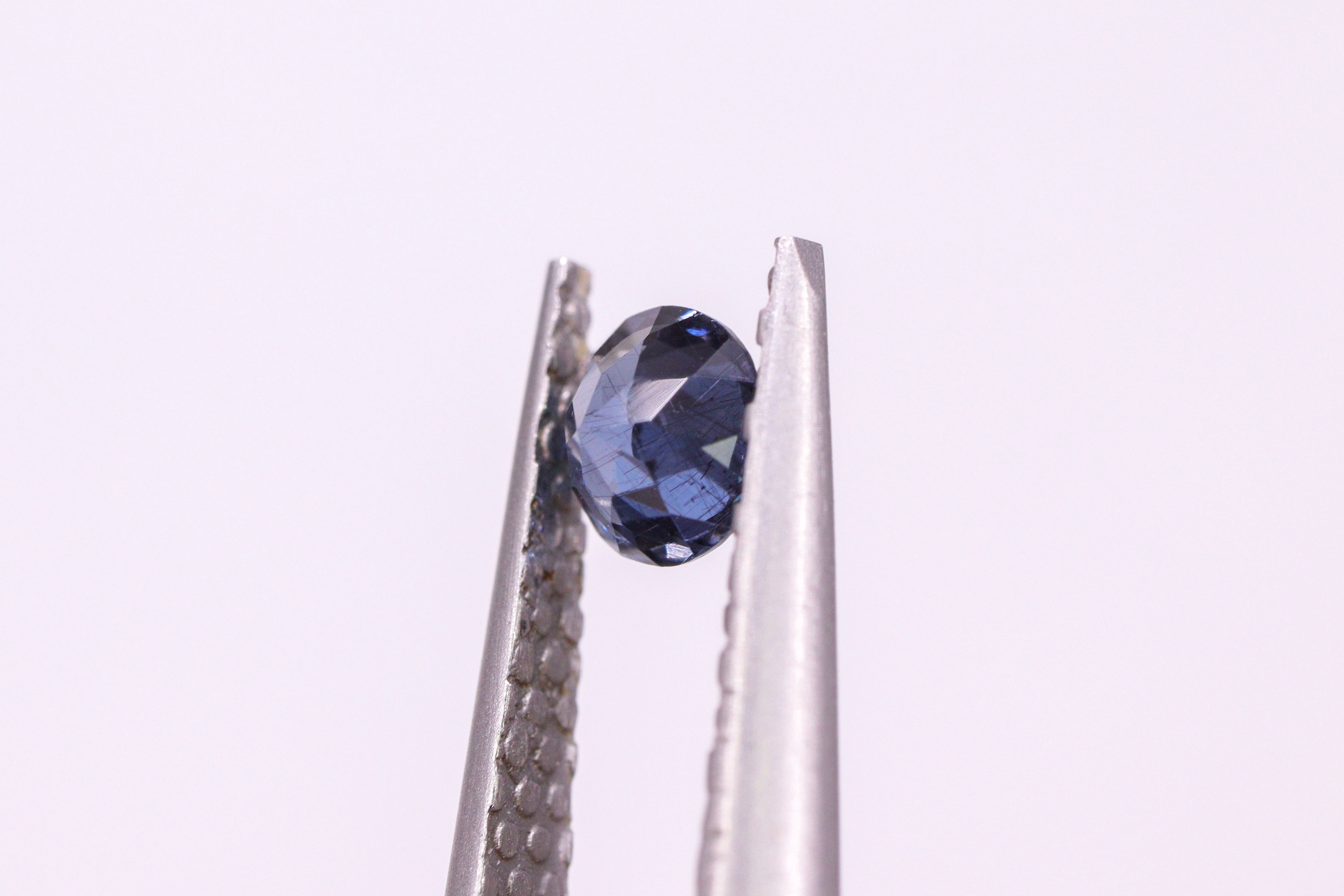 ベキリーブルーガーネット 0.28ct AR1042