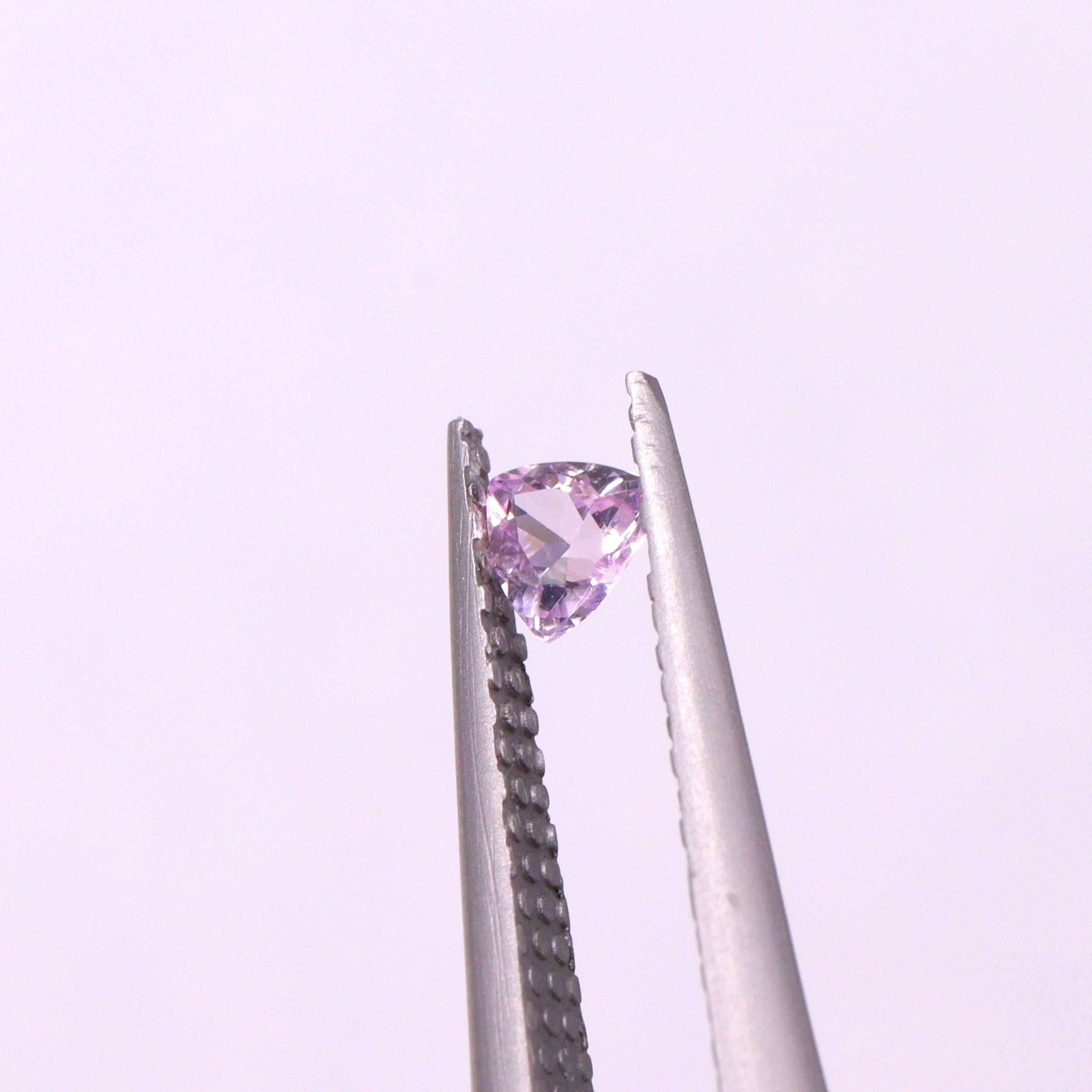 超希少ピンクゾイサイト 0.15ct 【AR855】