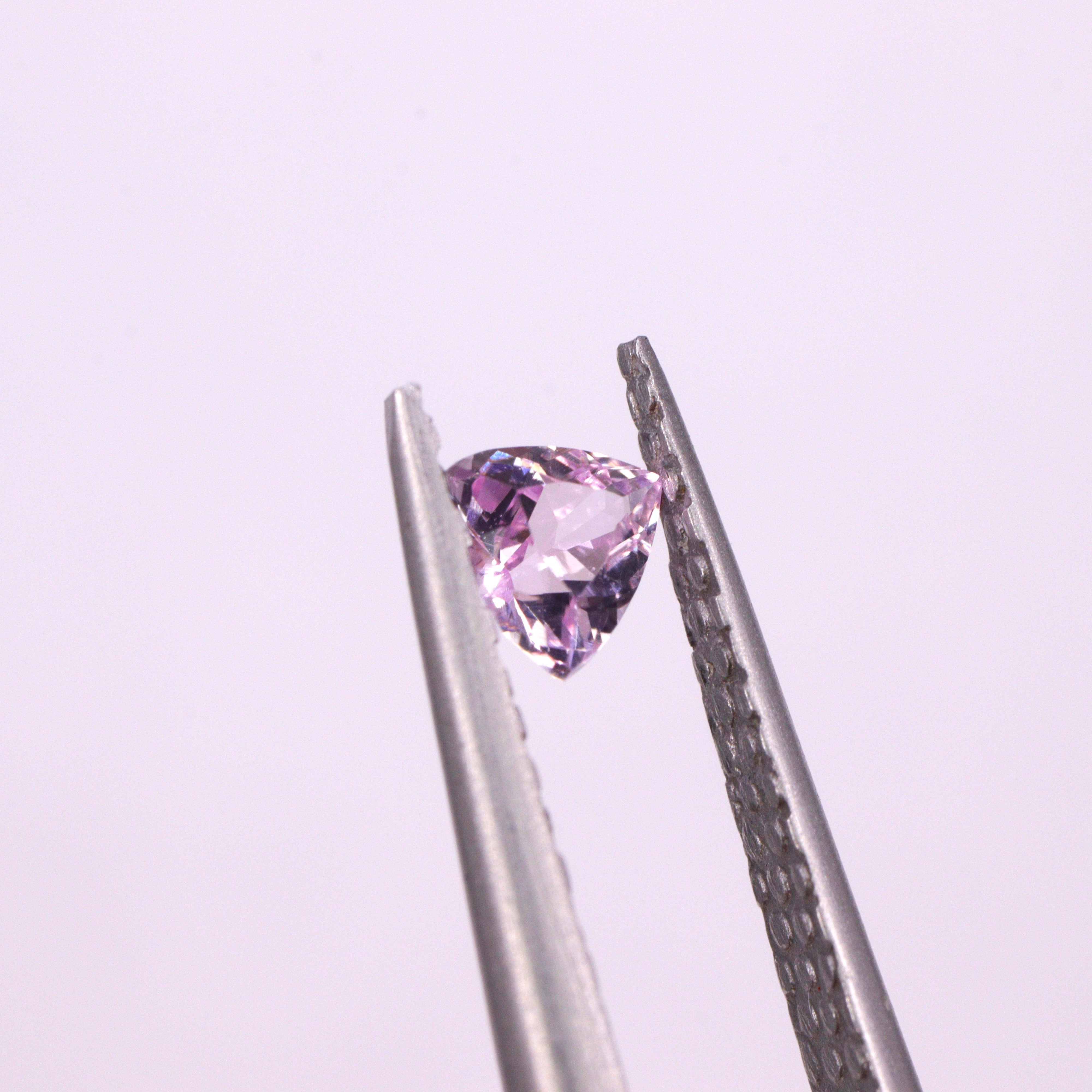 超希少ピンクゾイサイト 0.15ct 【AR855】