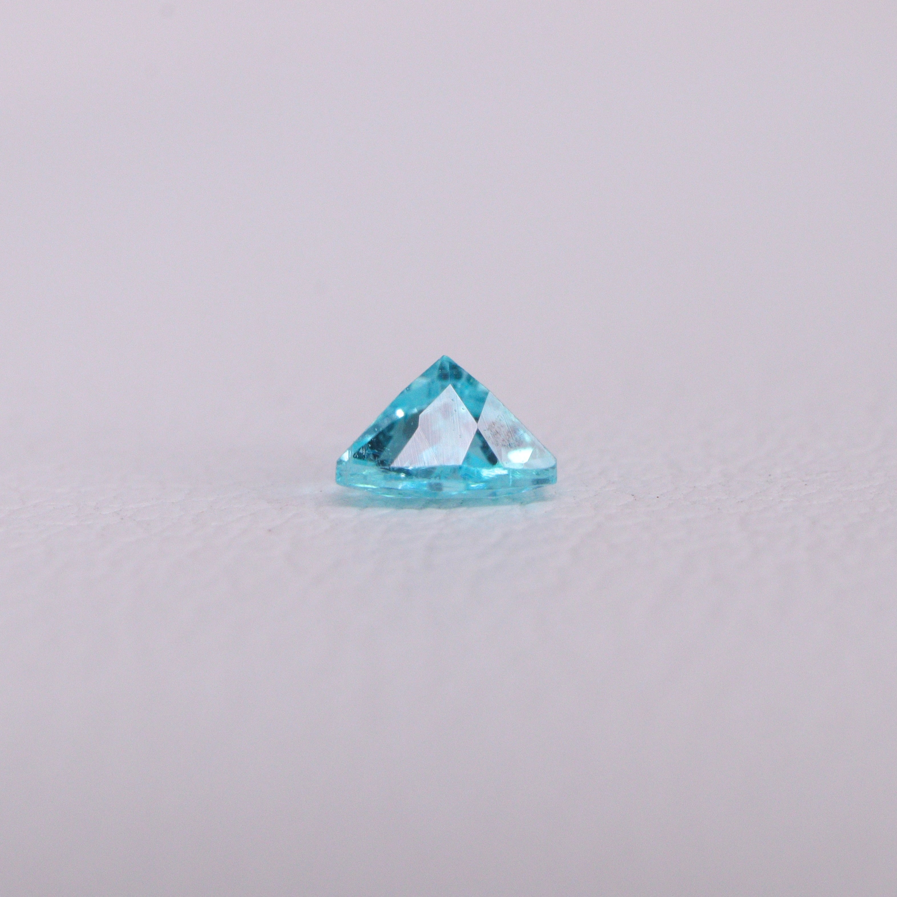 ☆至高の輝き☆ブラジル・バタリア鉱山産 パライバトルマリン 0.100ct