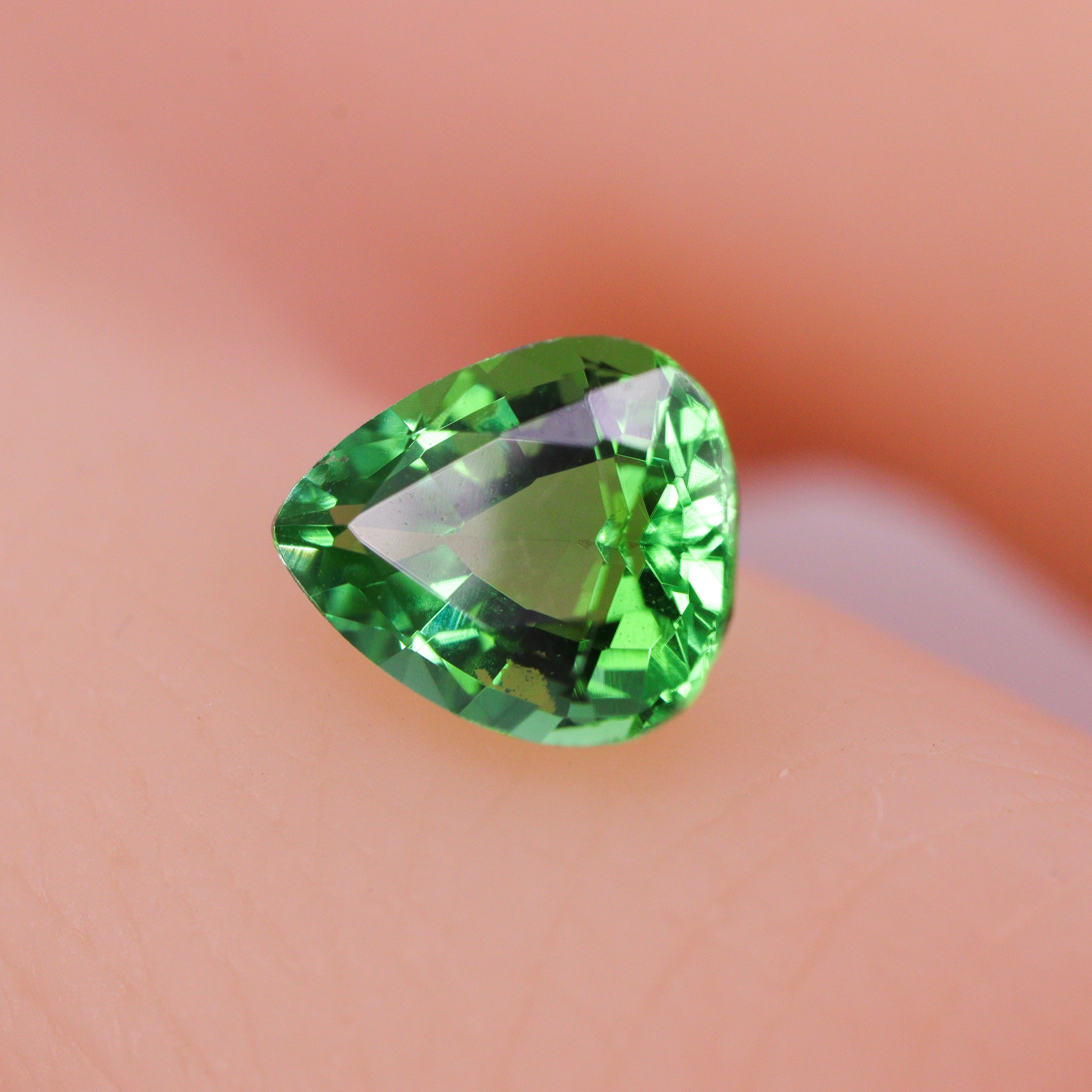 ☆ブラジル・バタリア鉱山産☆パライバトルマリン 0.78ct