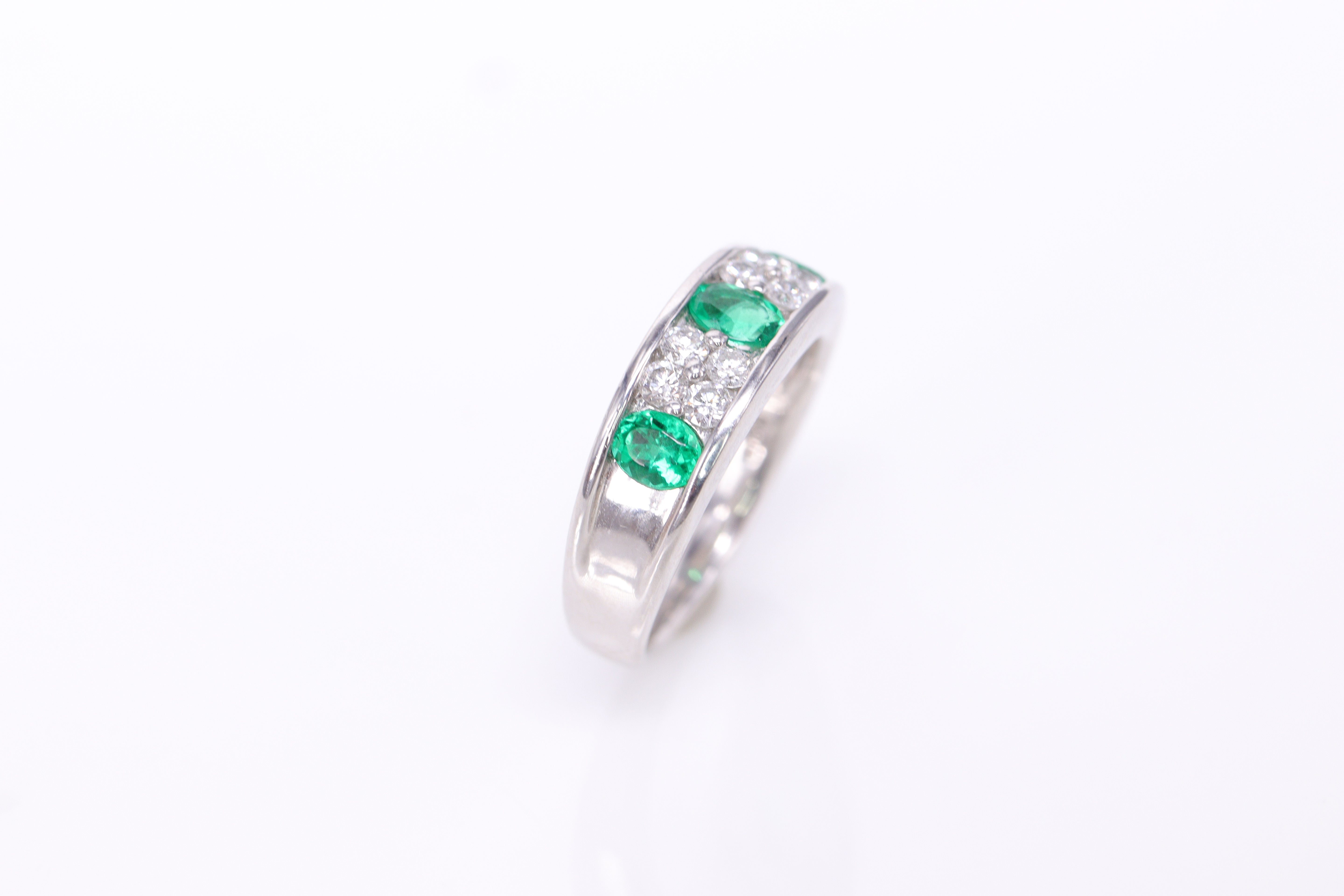 【早い者勝ち】エメラルド Pt リング