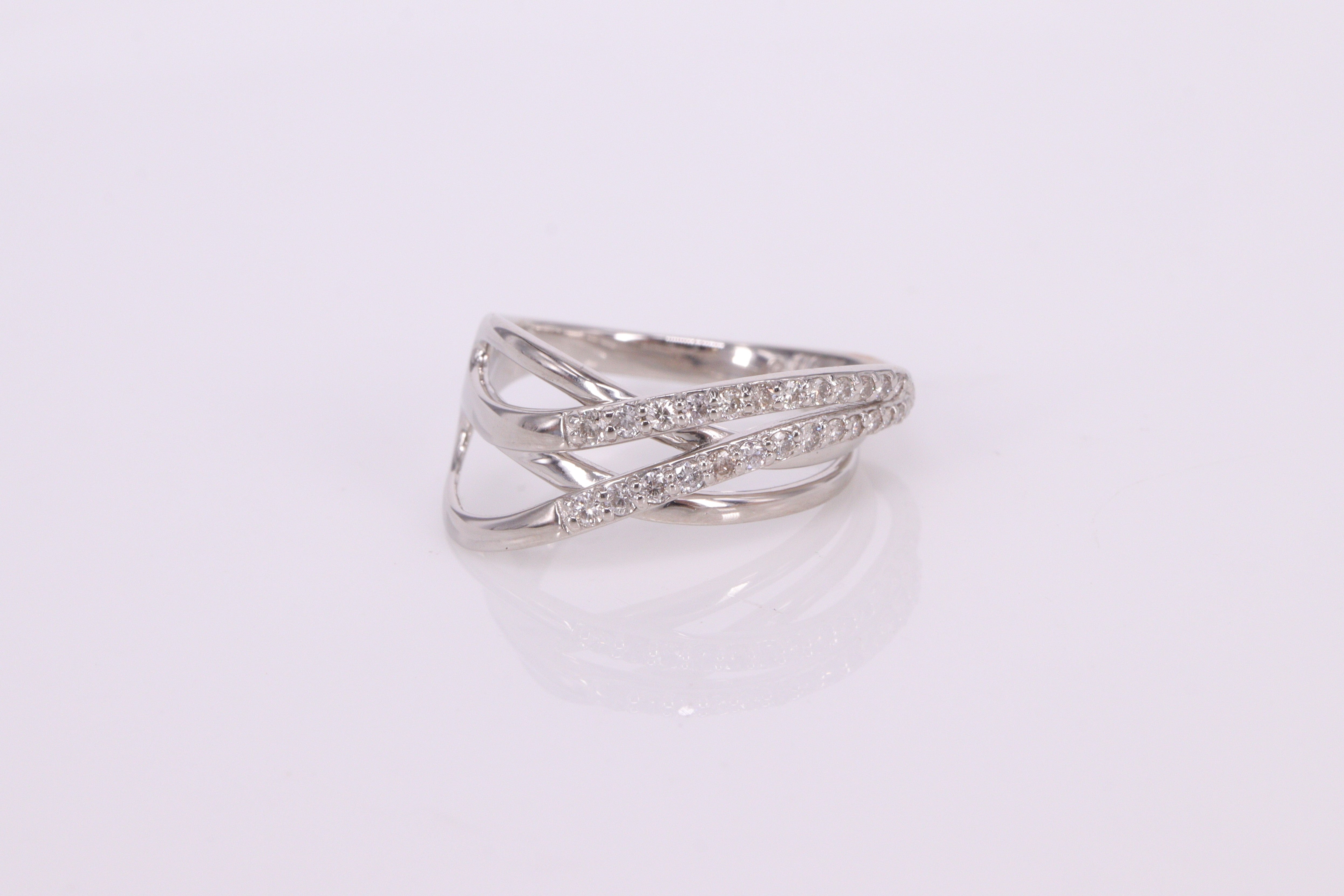 ダイヤモンド Pt ピンキーリング