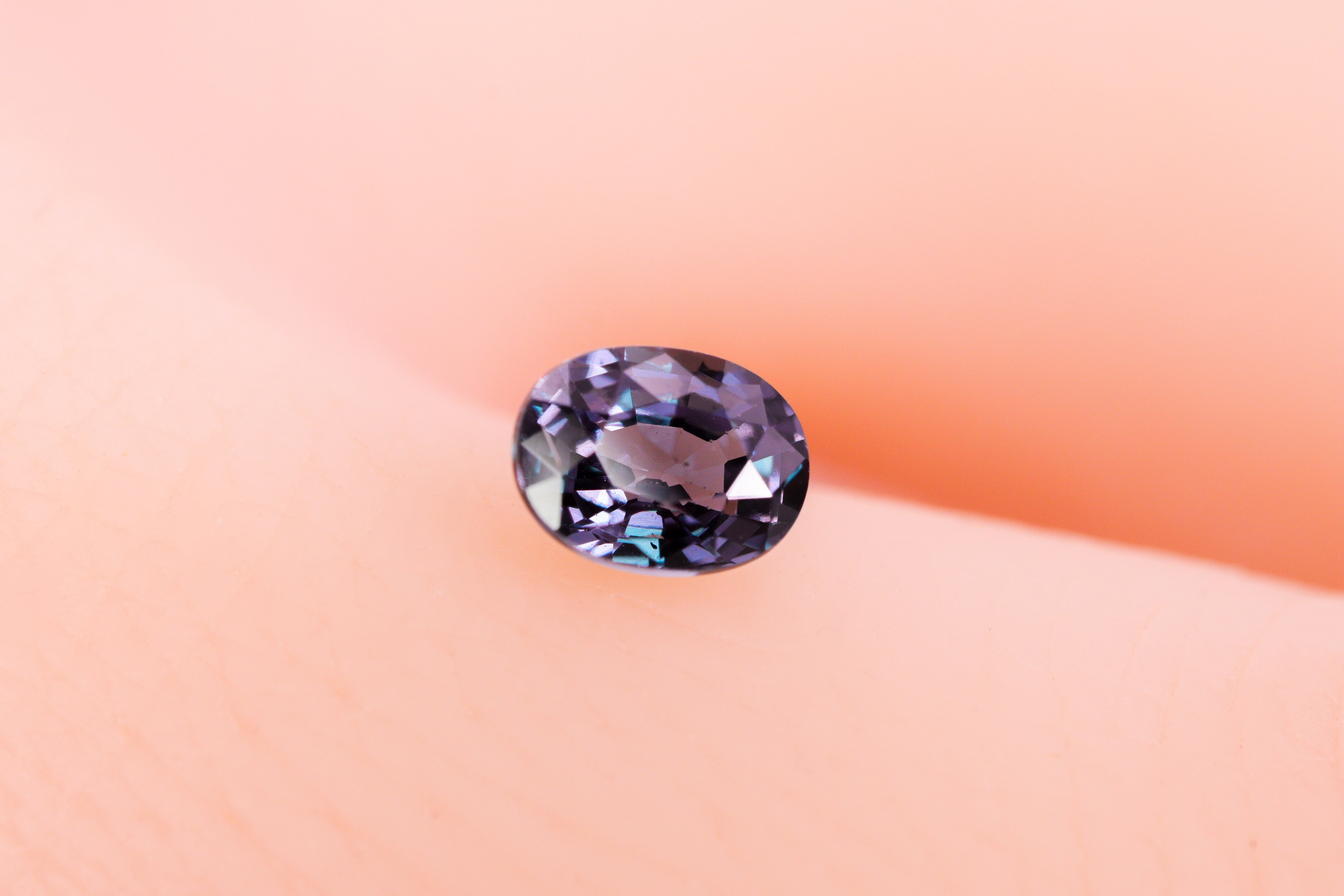 ☆ベキリーブルー☆カラーチェンジガーネット 0.63ct