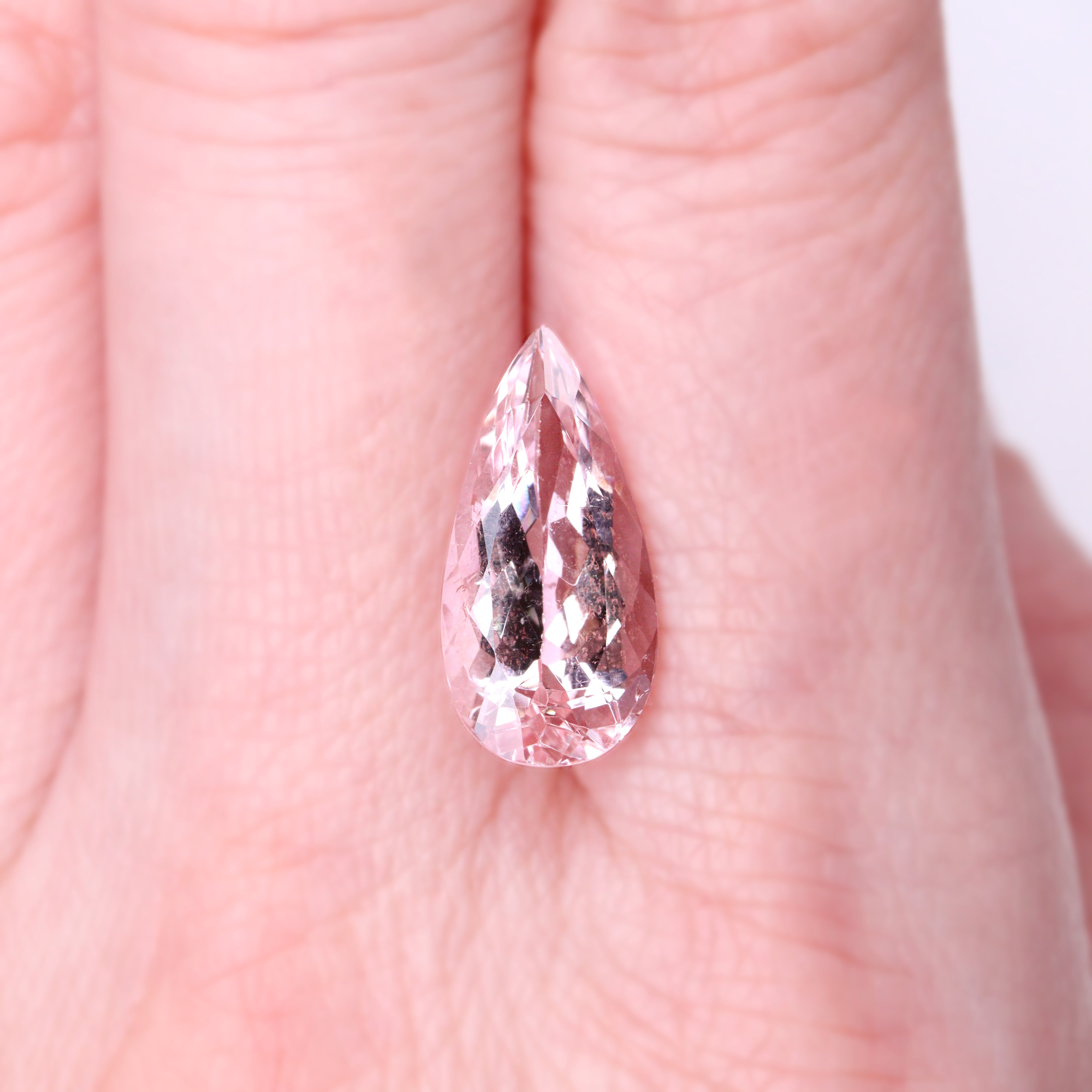 ピンクトルマリン<BR>4.55ct<BR>(鑑別書付き)