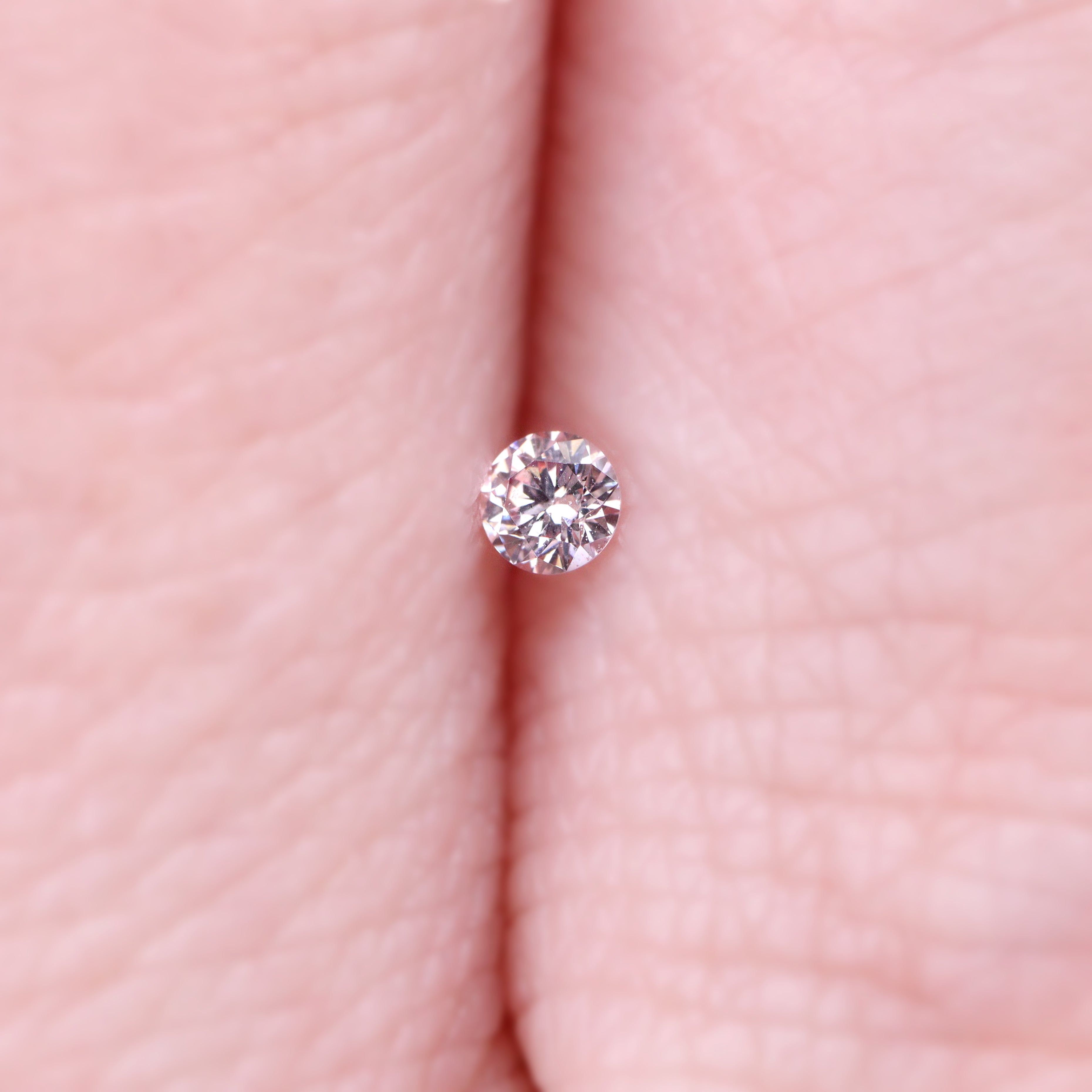 ピンクダイヤモンド<BR>Fancy light purple pink<BR>0.047ct