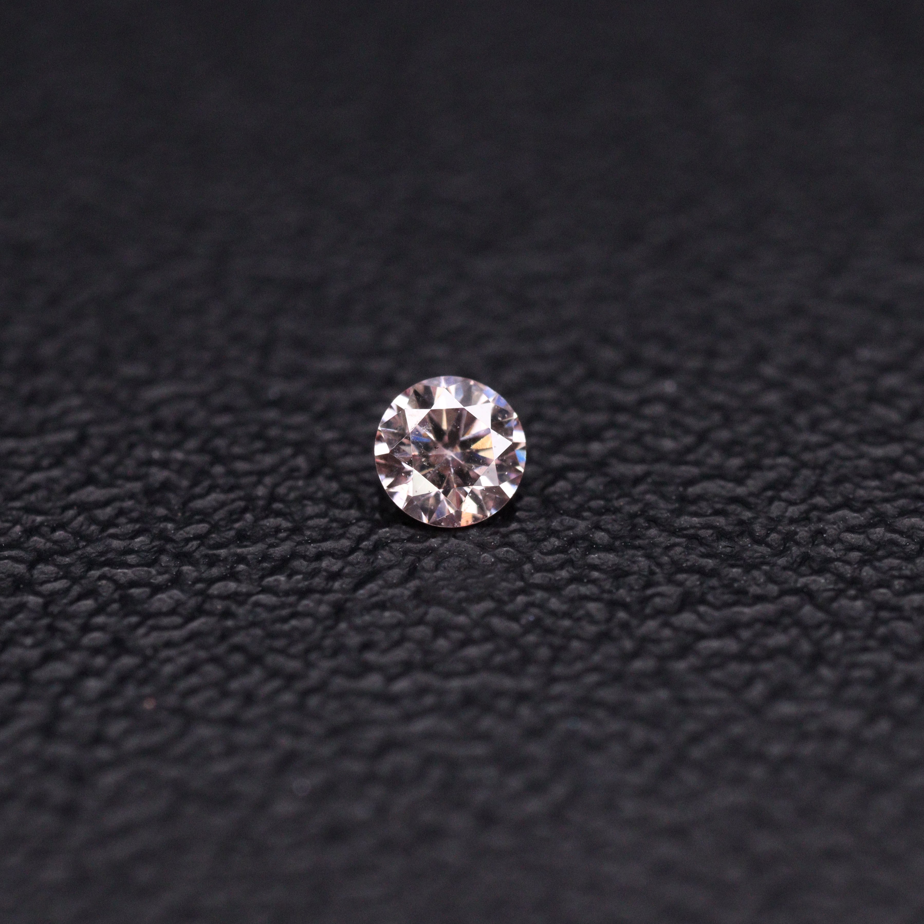 ピンクダイヤモンド<BR>Fancy light purple pink<BR>0.047ct