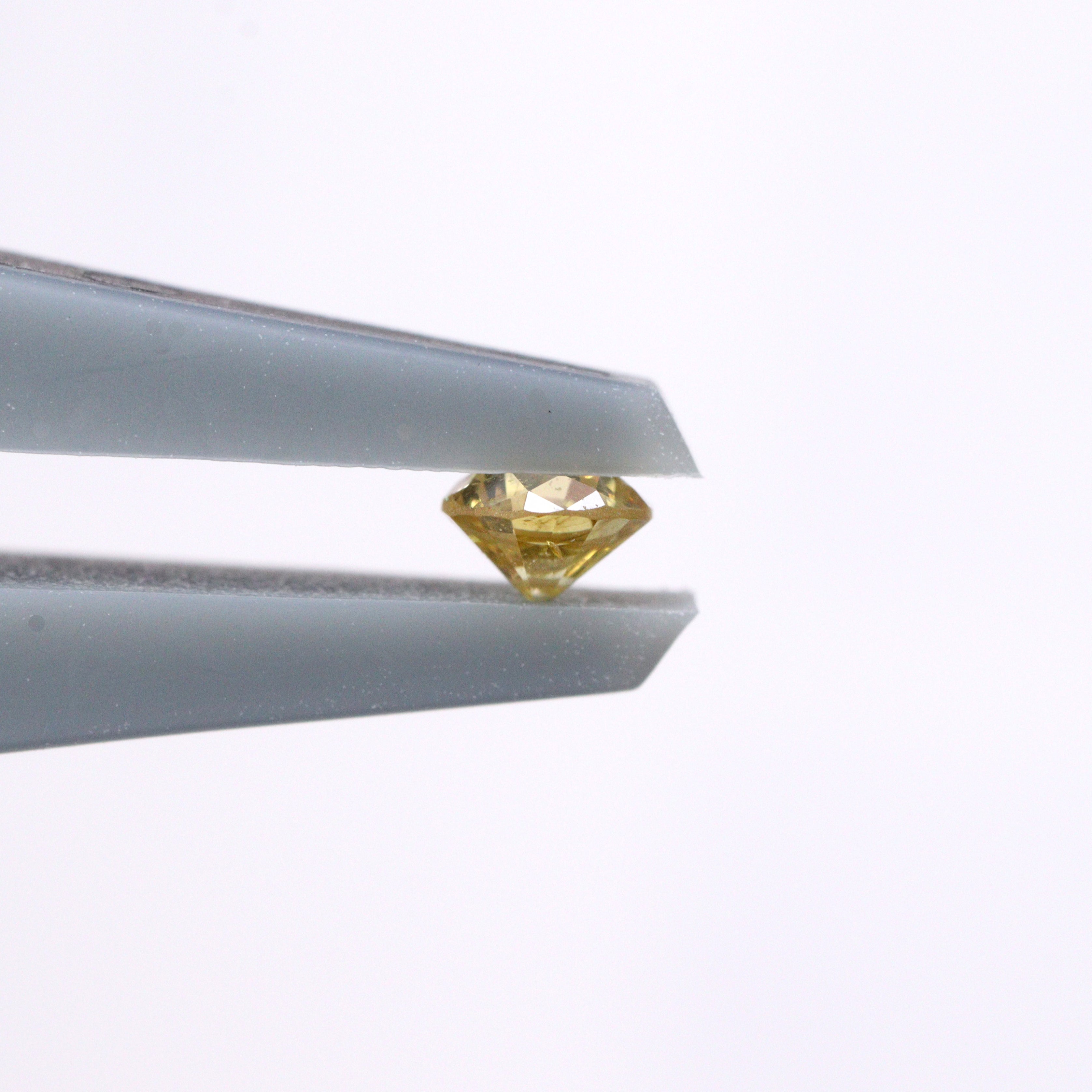 イエローダイヤモンド<BR>0.068ct
