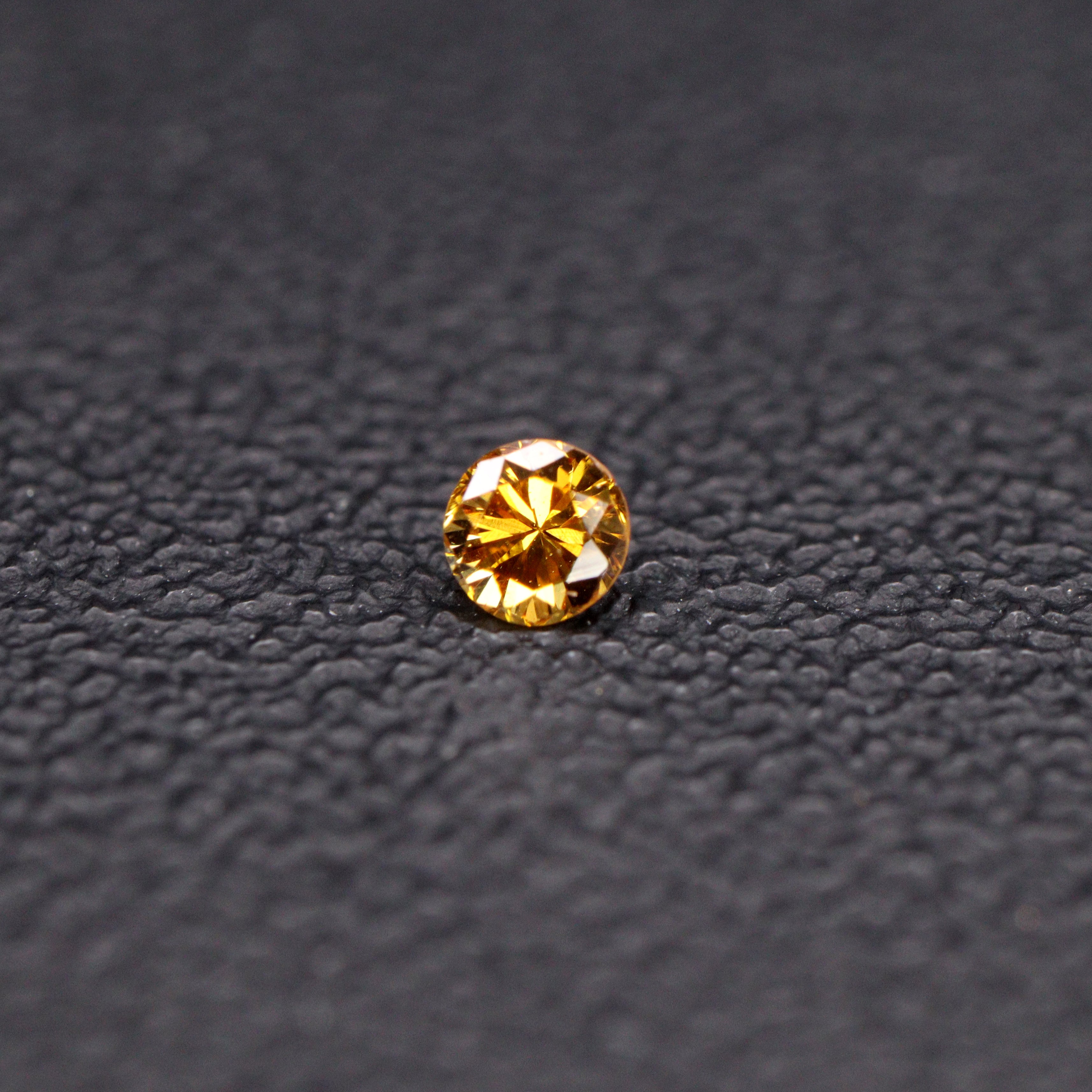 イエローダイヤモンド<BR>0.040ct