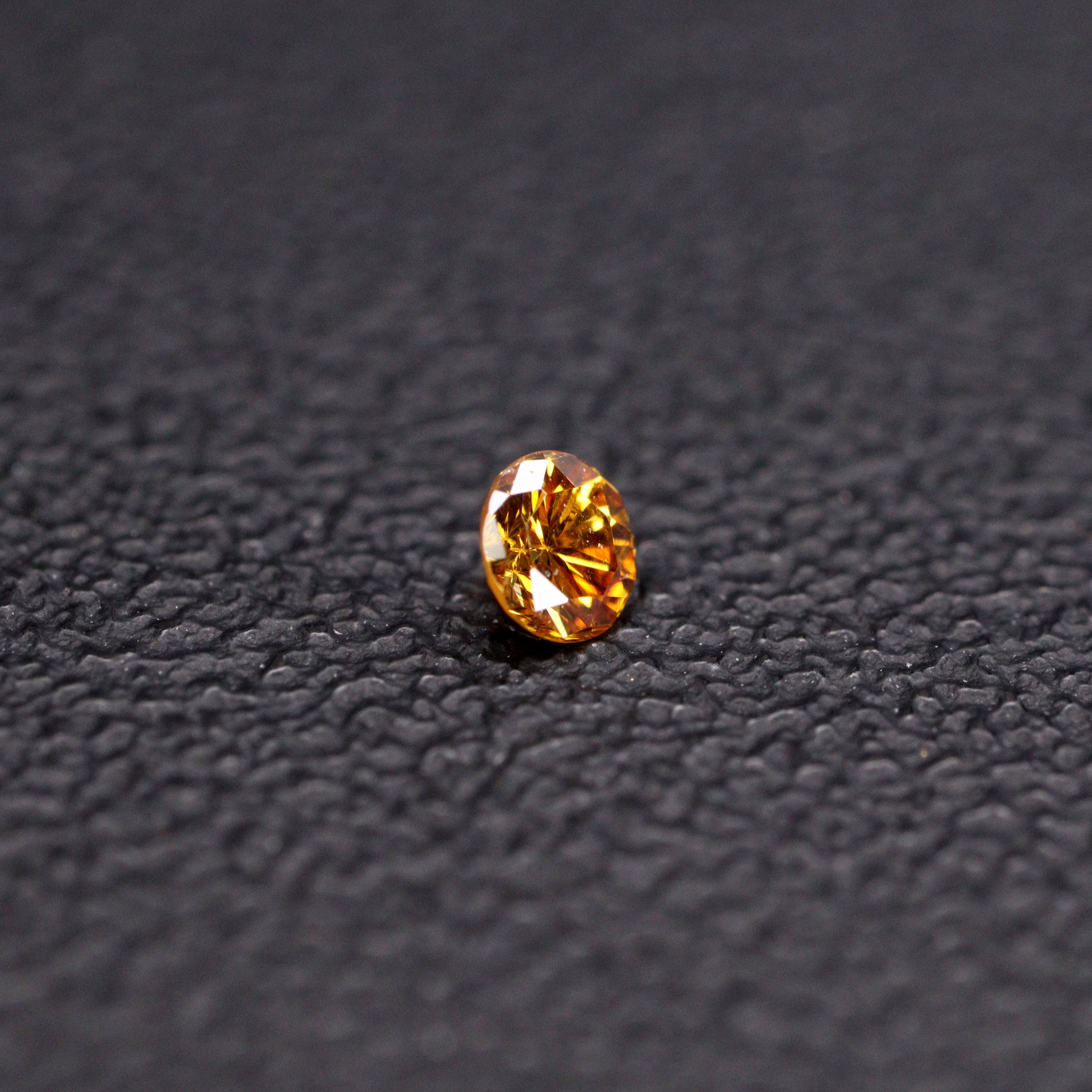 イエローダイヤモンド<BR>0.040ct