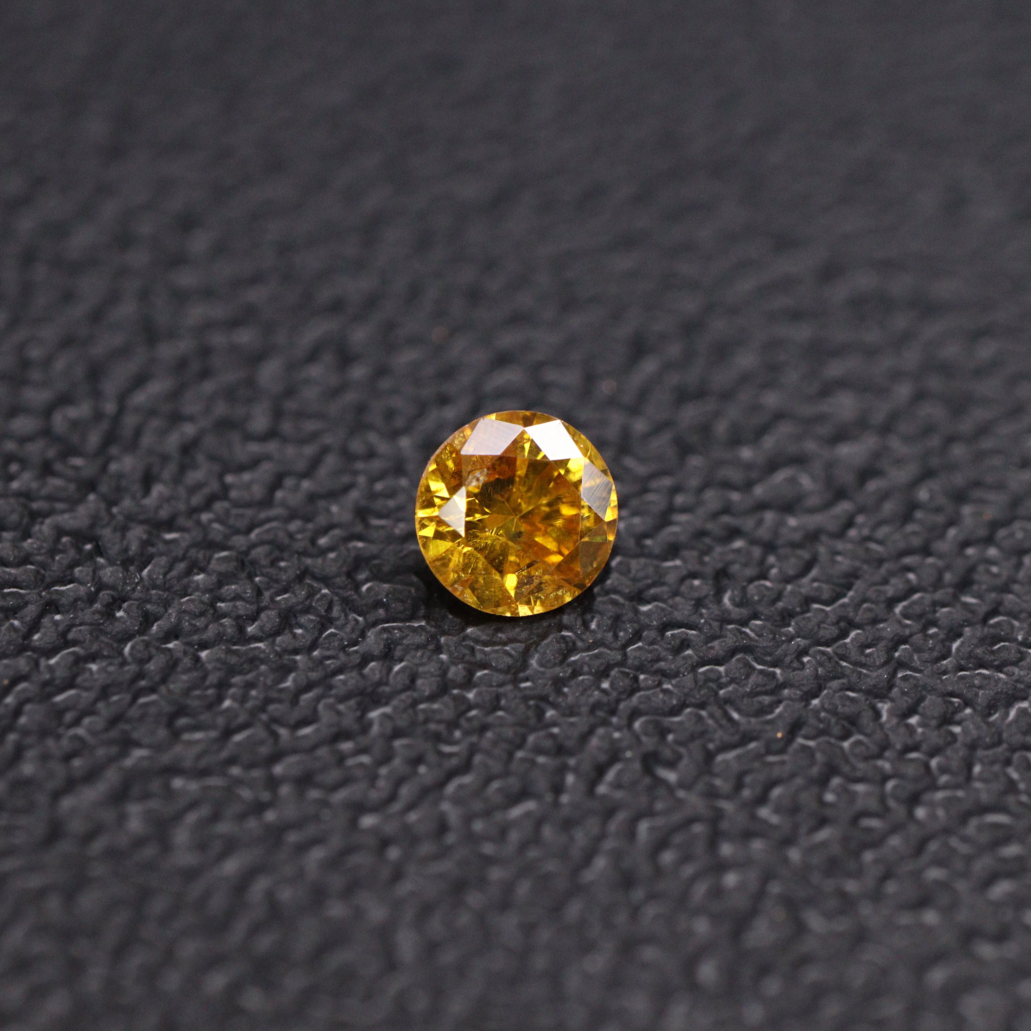 イエローダイヤモンド<BR>0.066ct