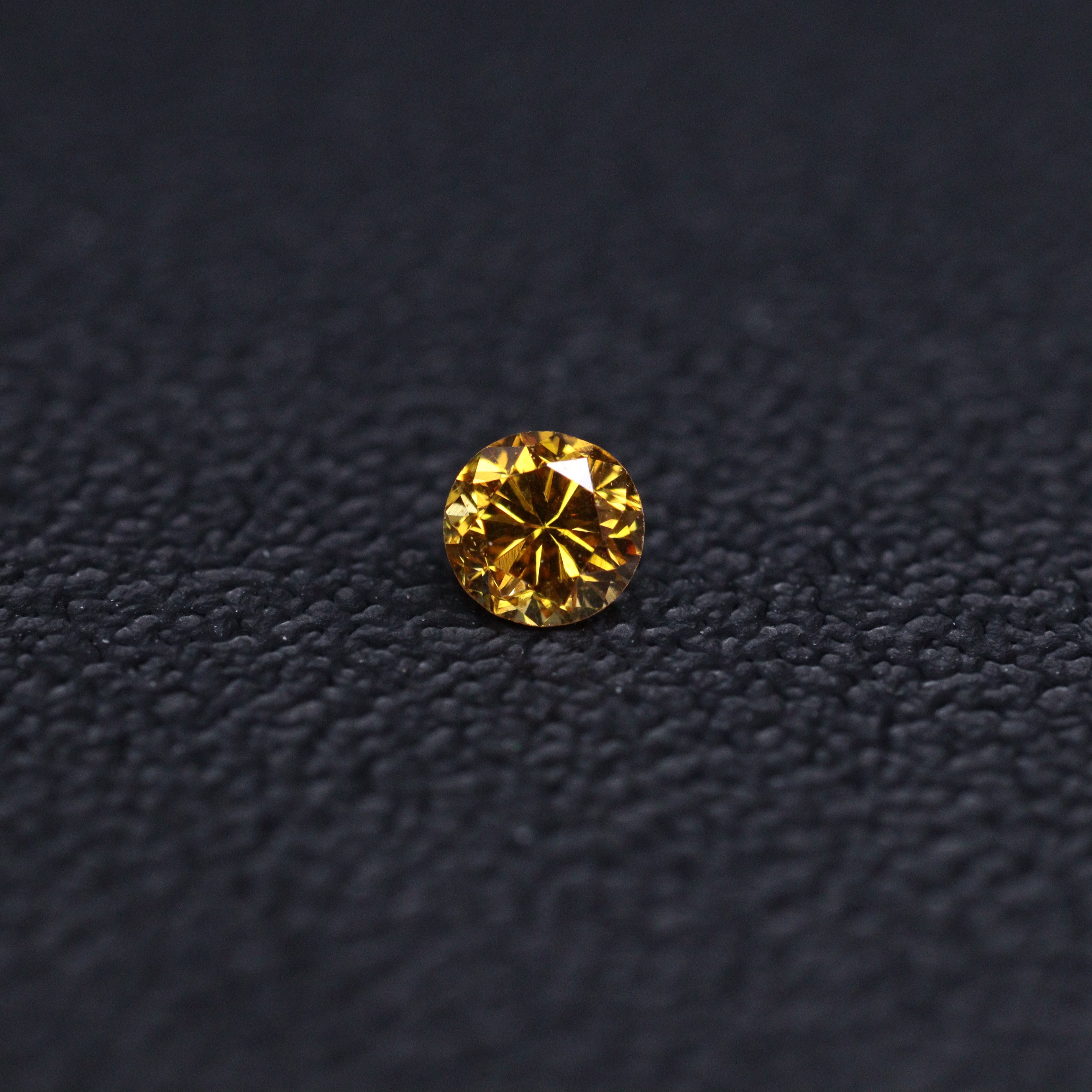 イエローダイヤモンド<BR>0.065ct