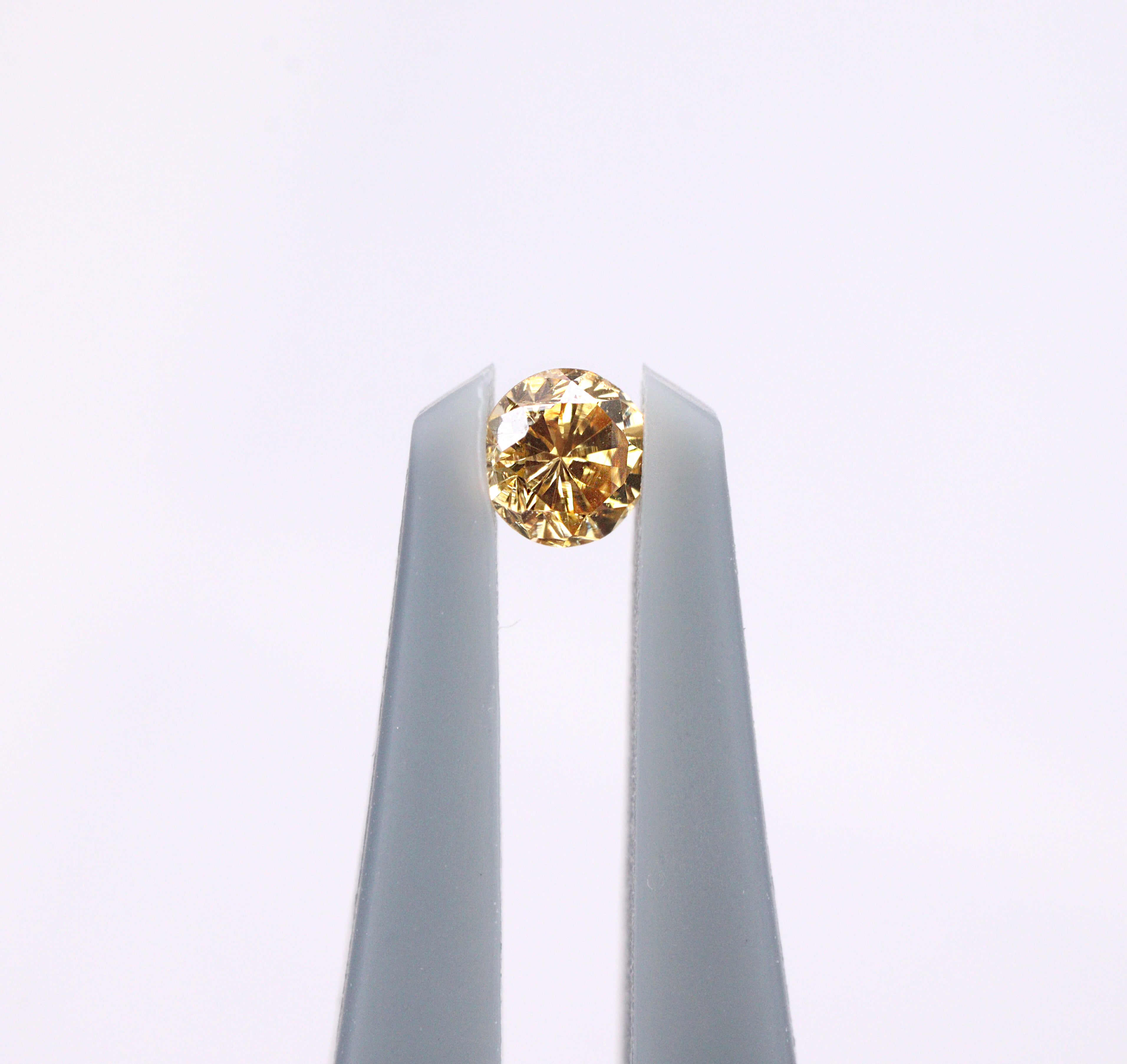 イエローダイヤモンド<BR>0.057ct
