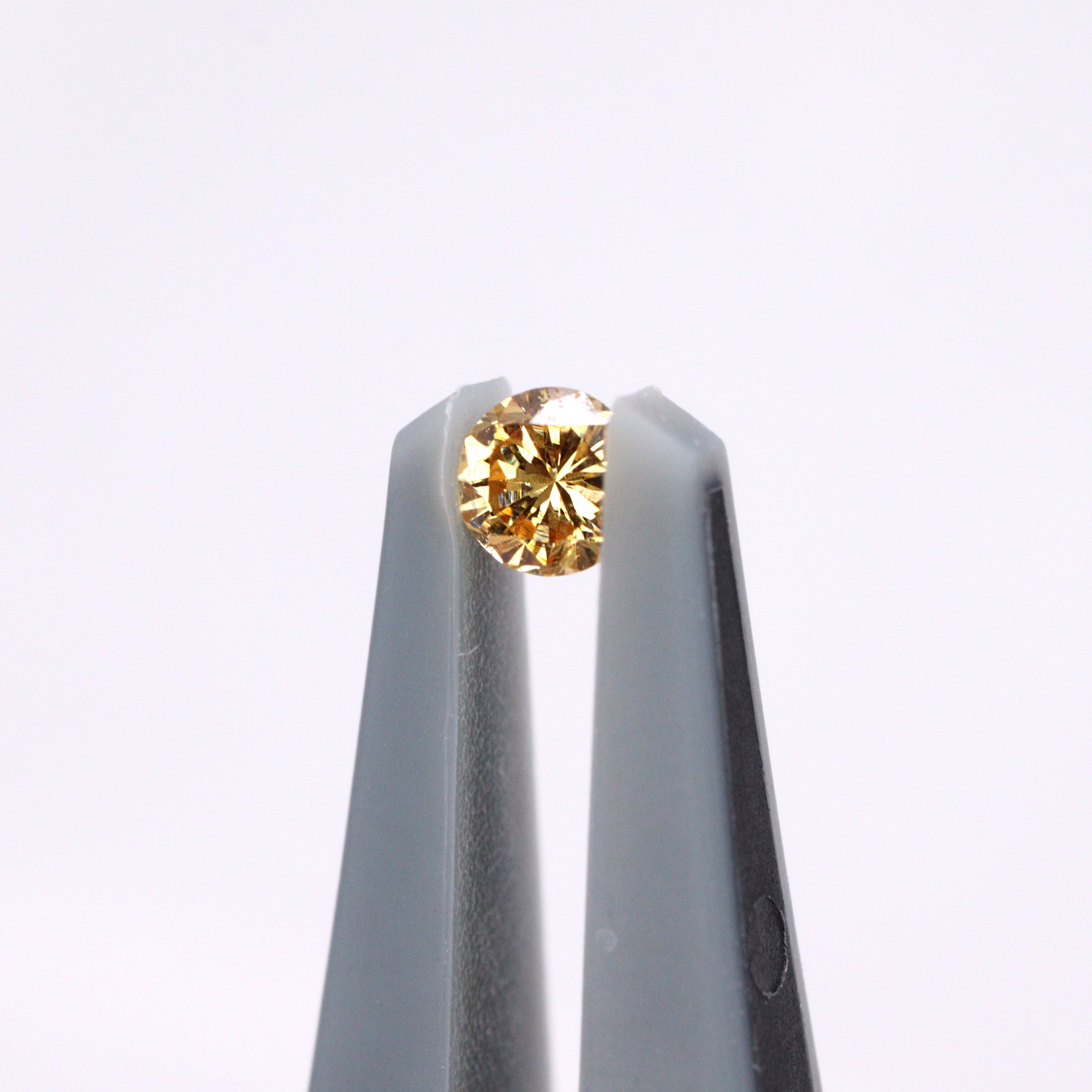 イエローダイヤモンド<BR>0.057ct