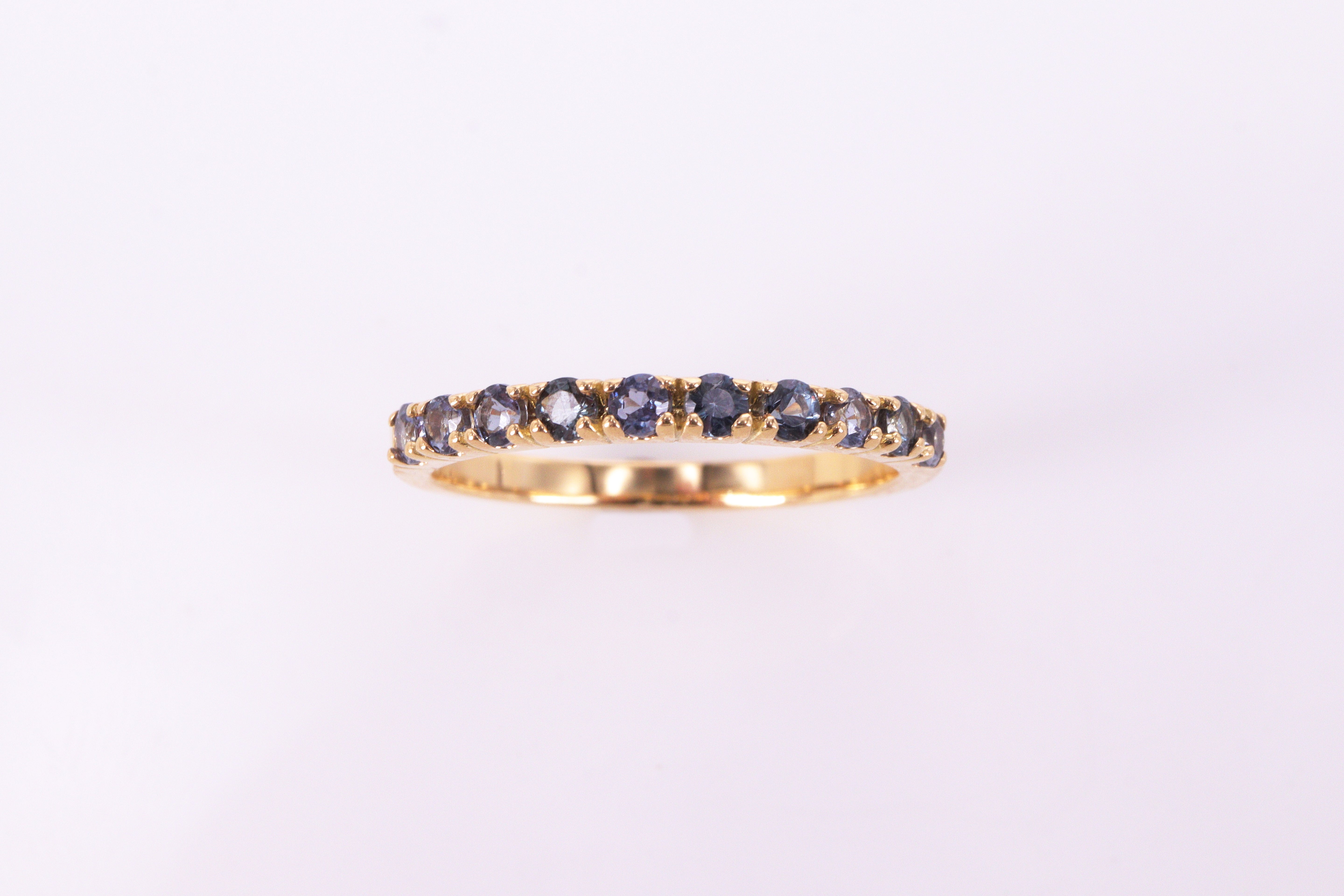 カラーチェンジガーネット K18YG エタニティリング 4本爪タイプ