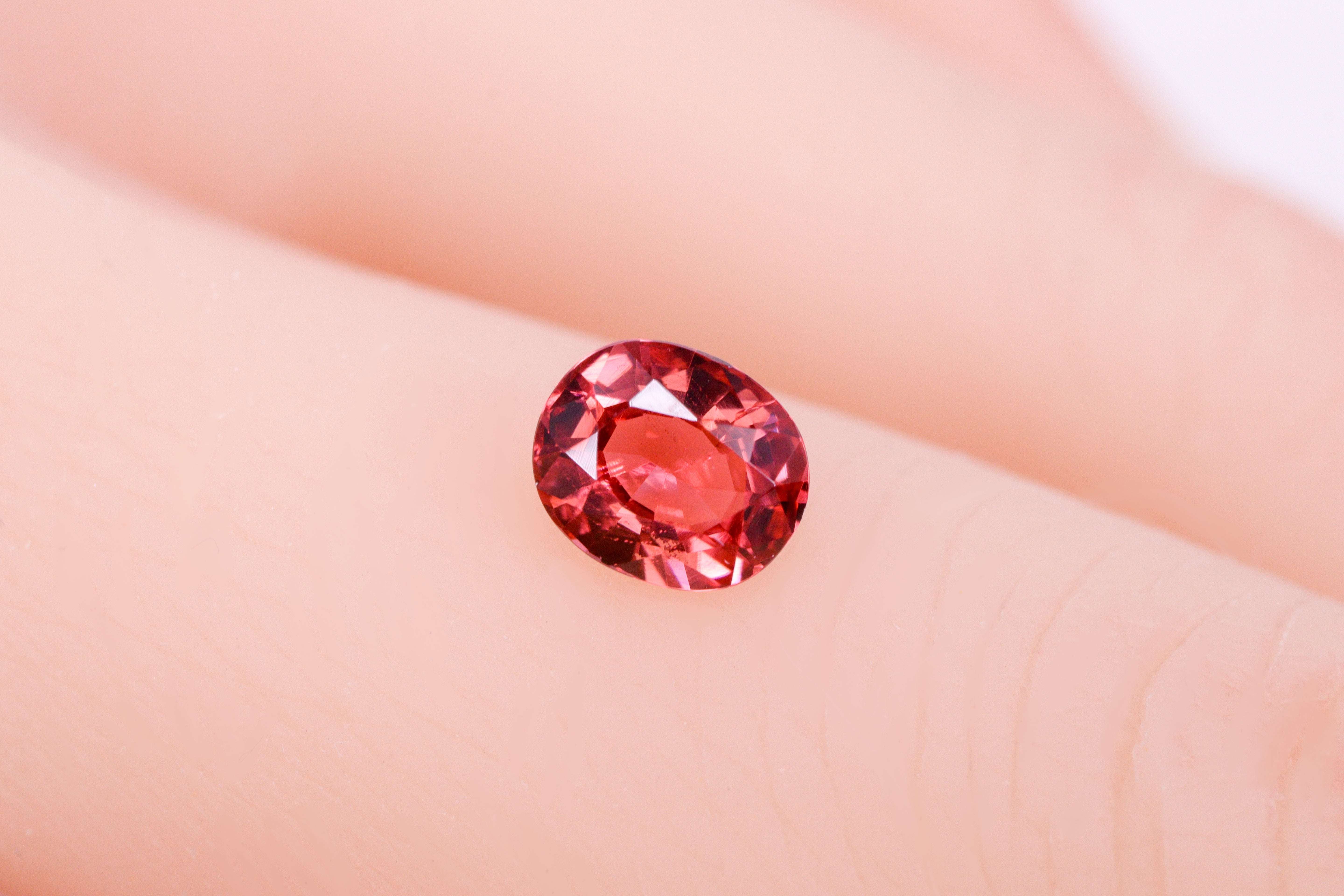 レッドスピネル0.62ct 【AR979】