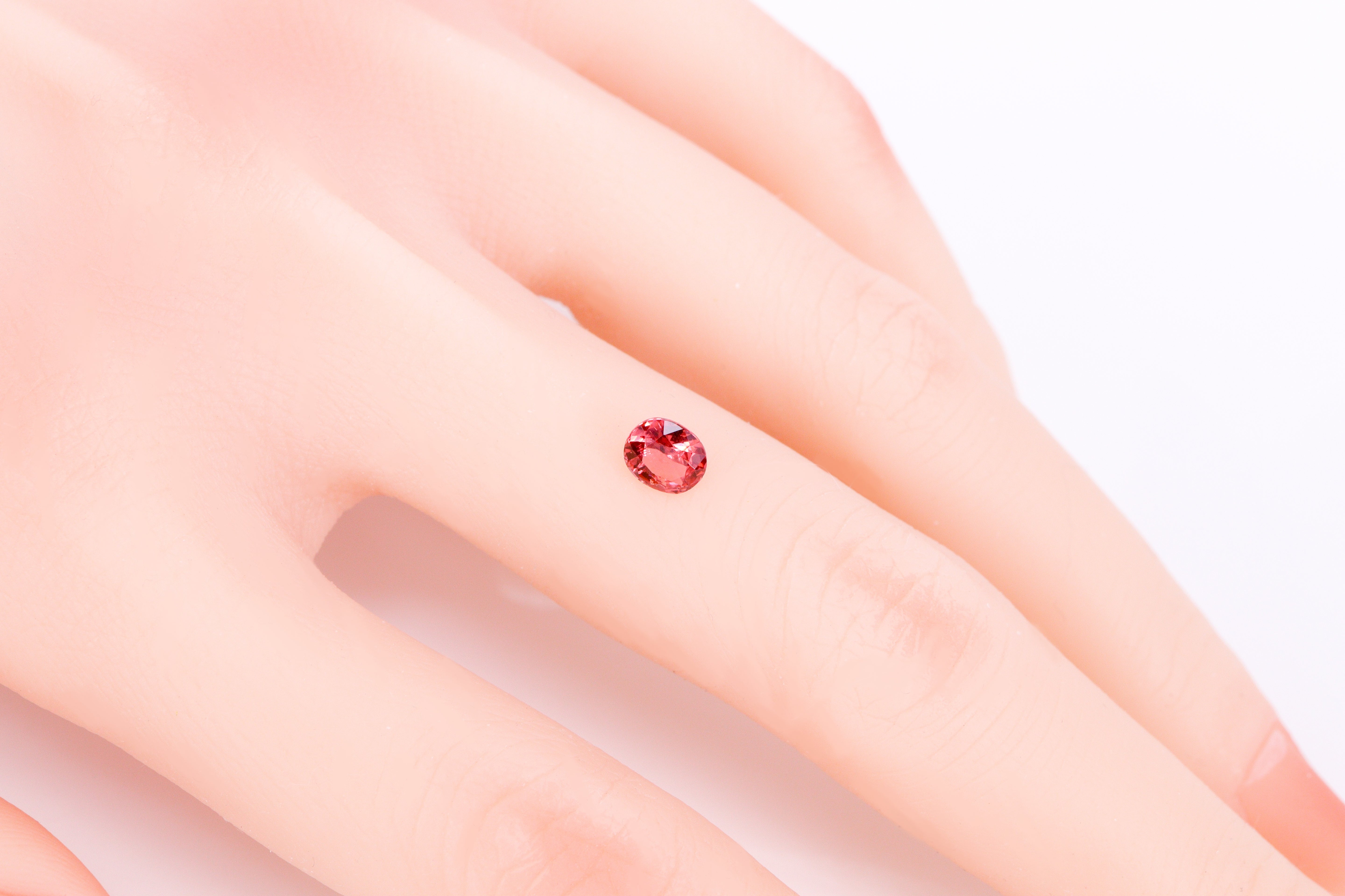 レッドスピネル0.62ct 【AR979】
