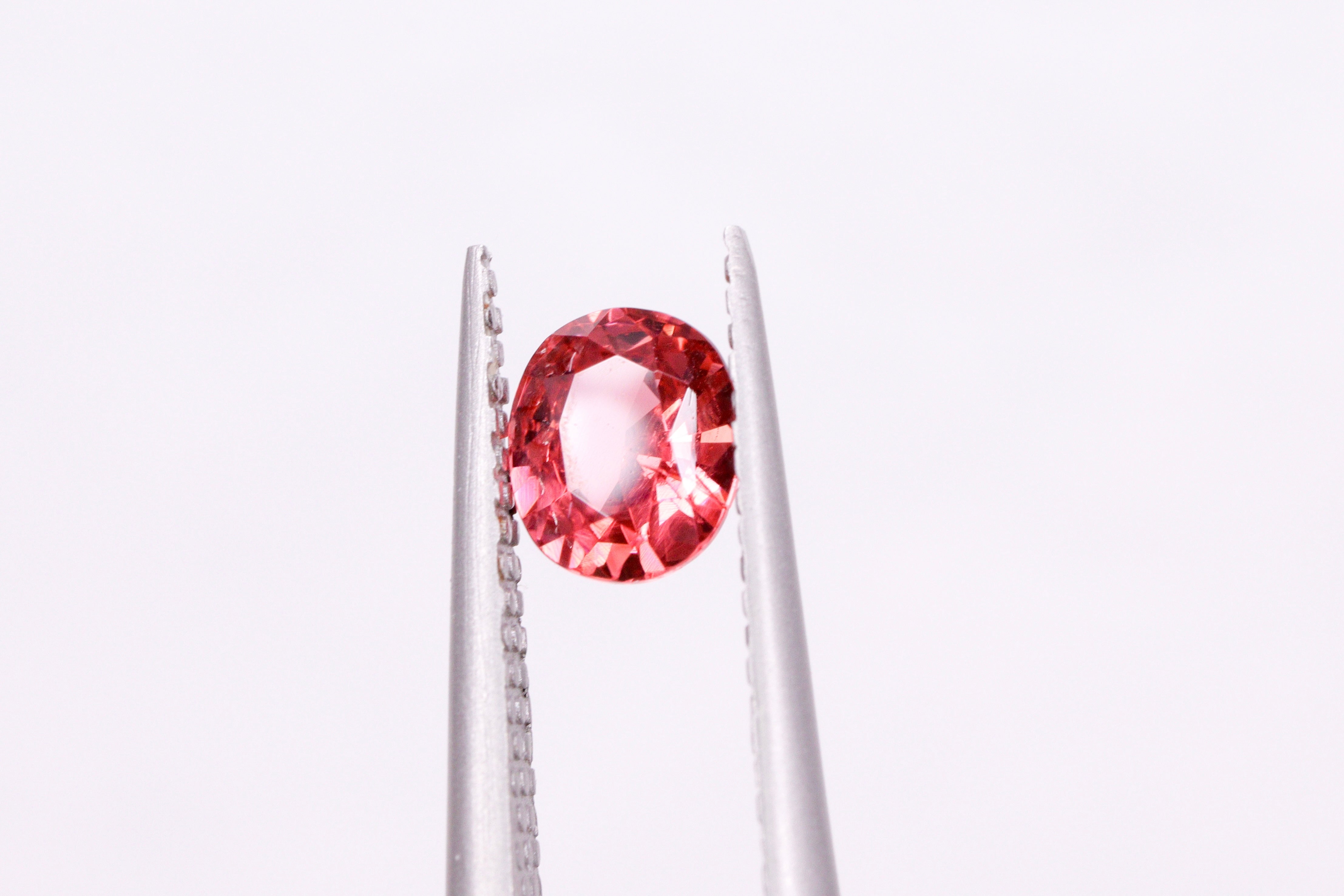 レッドスピネル0.62ct 【AR979】