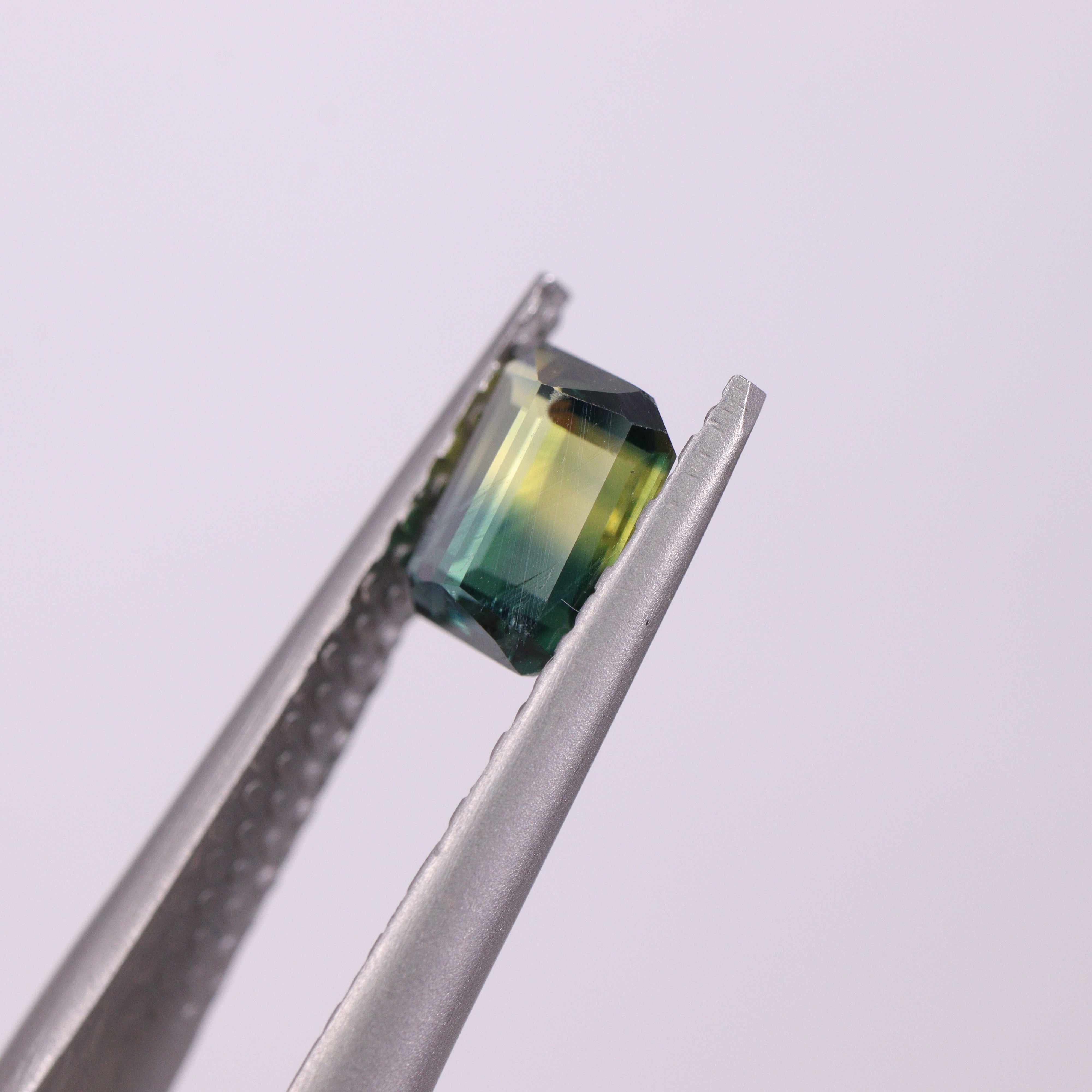 ☆特選品☆バイカラーサファイア<BR>0.62ct 【IR068】