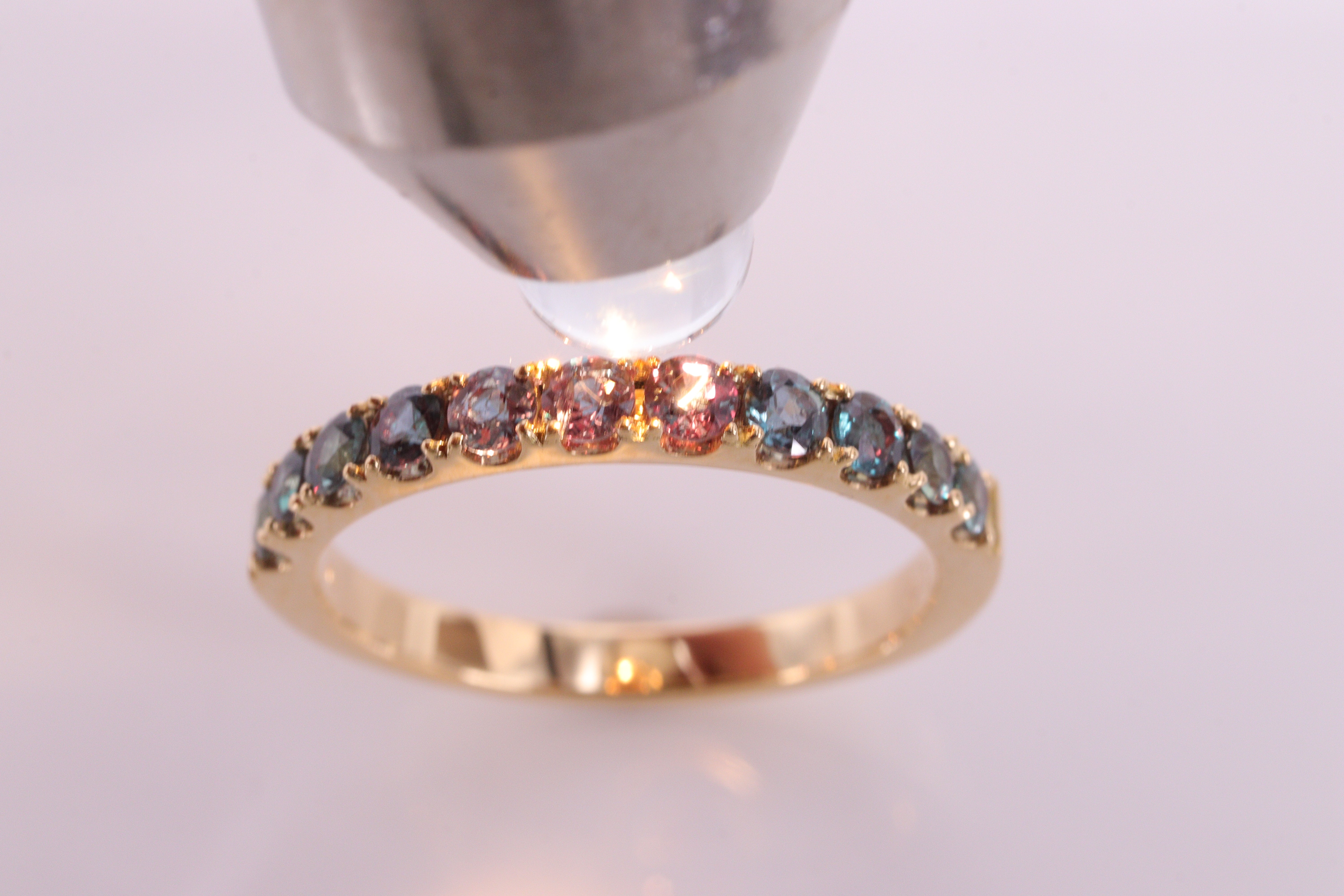 新春特別価格】☆輝く☆アレキサンドライト K18YG ハーフエタニティ