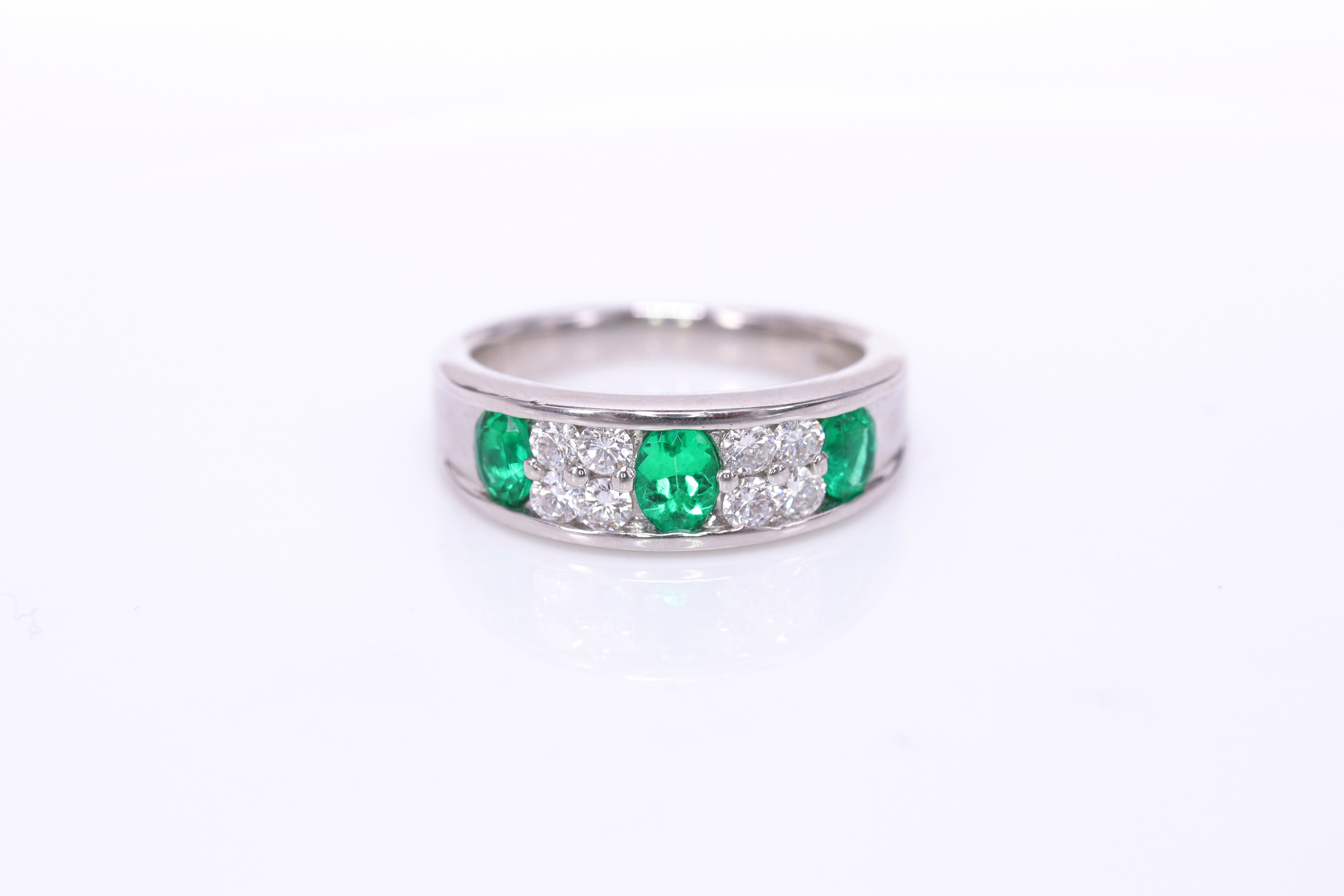 【早い者勝ち】エメラルド Pt リング