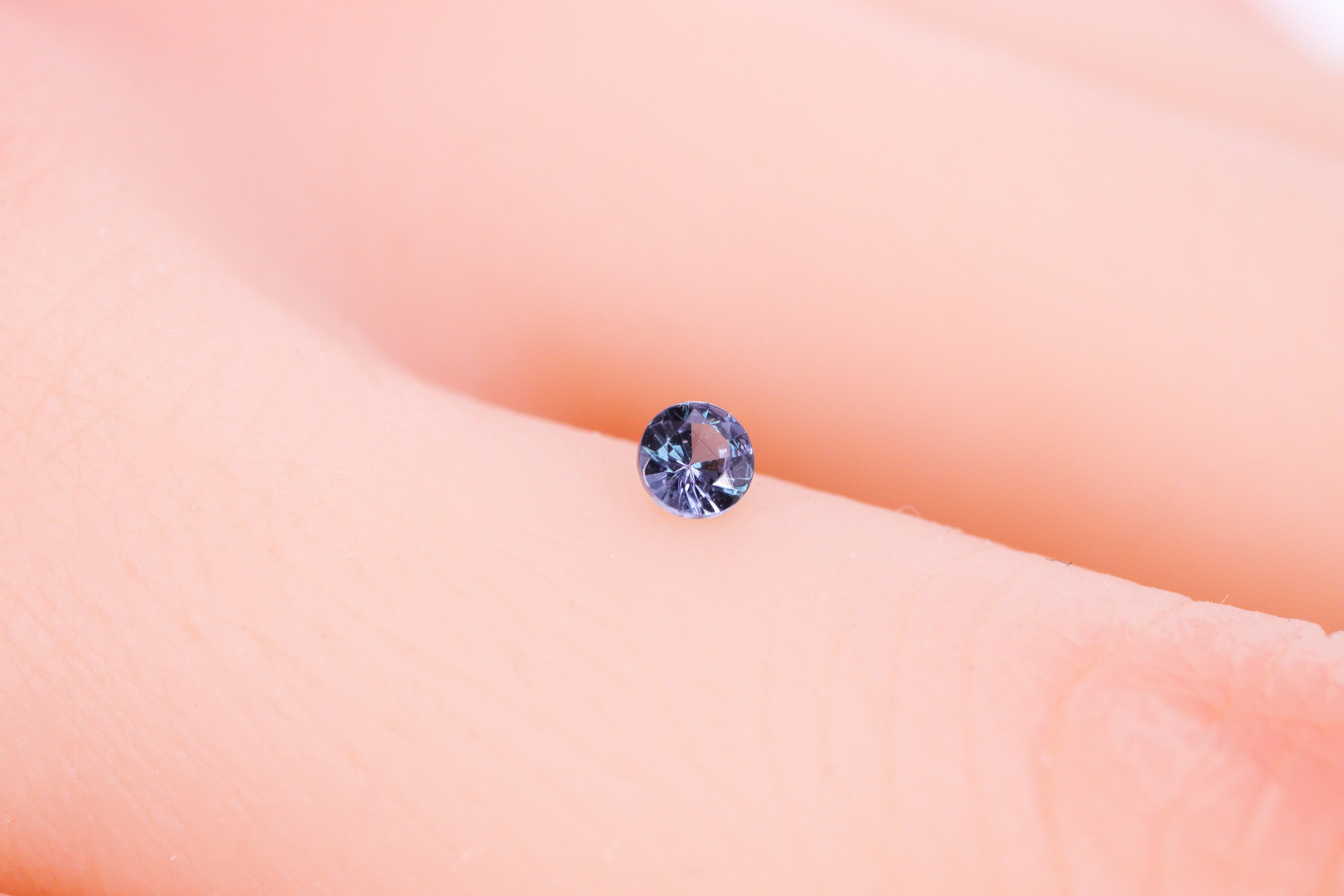 ベキリーブルーガーネット 0.13ct