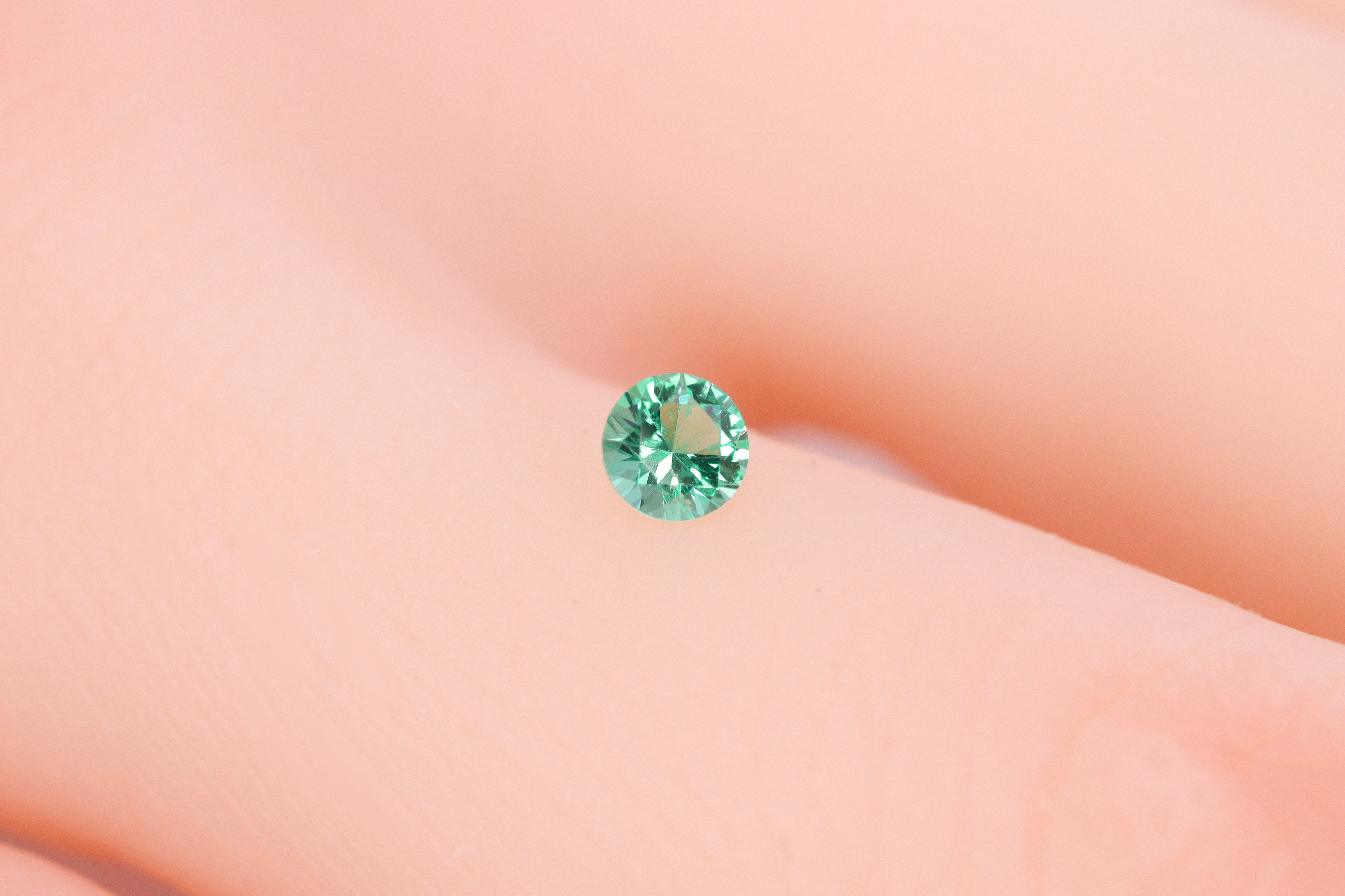 ロシア産 無処理エメラルド 0.16ct