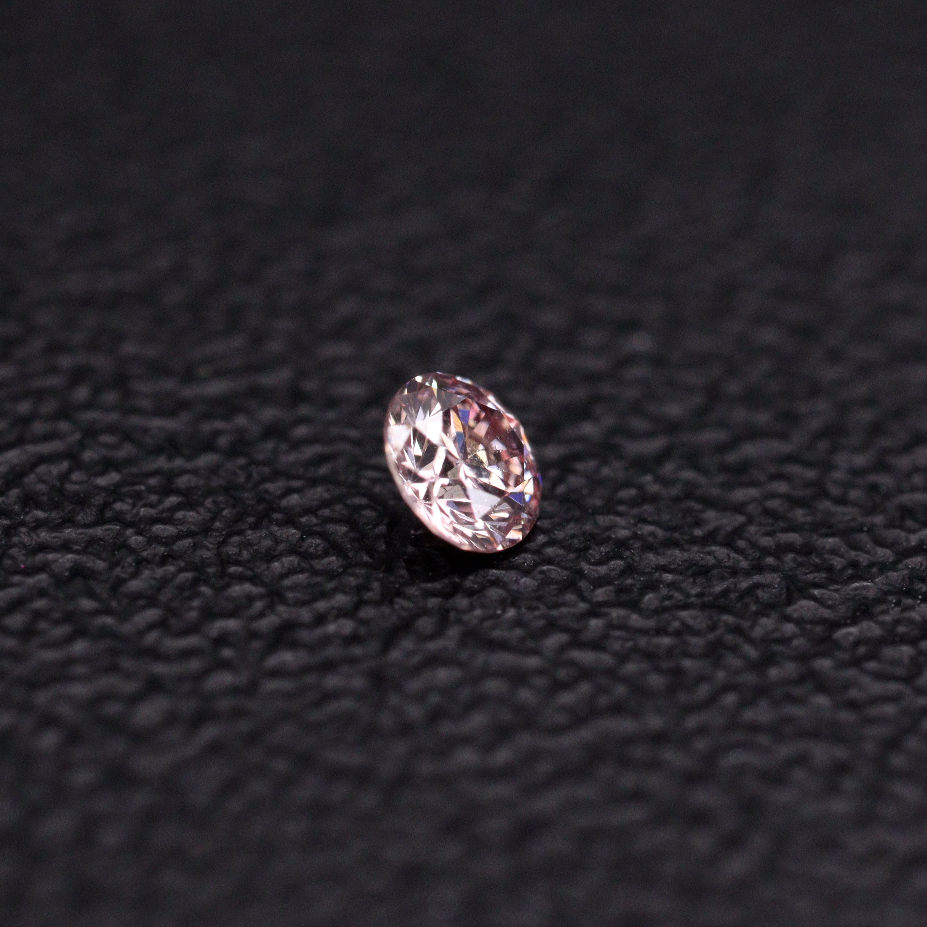 ピンクダイヤモンド<BR>Fancy light purpre pink<BR>0.047ct