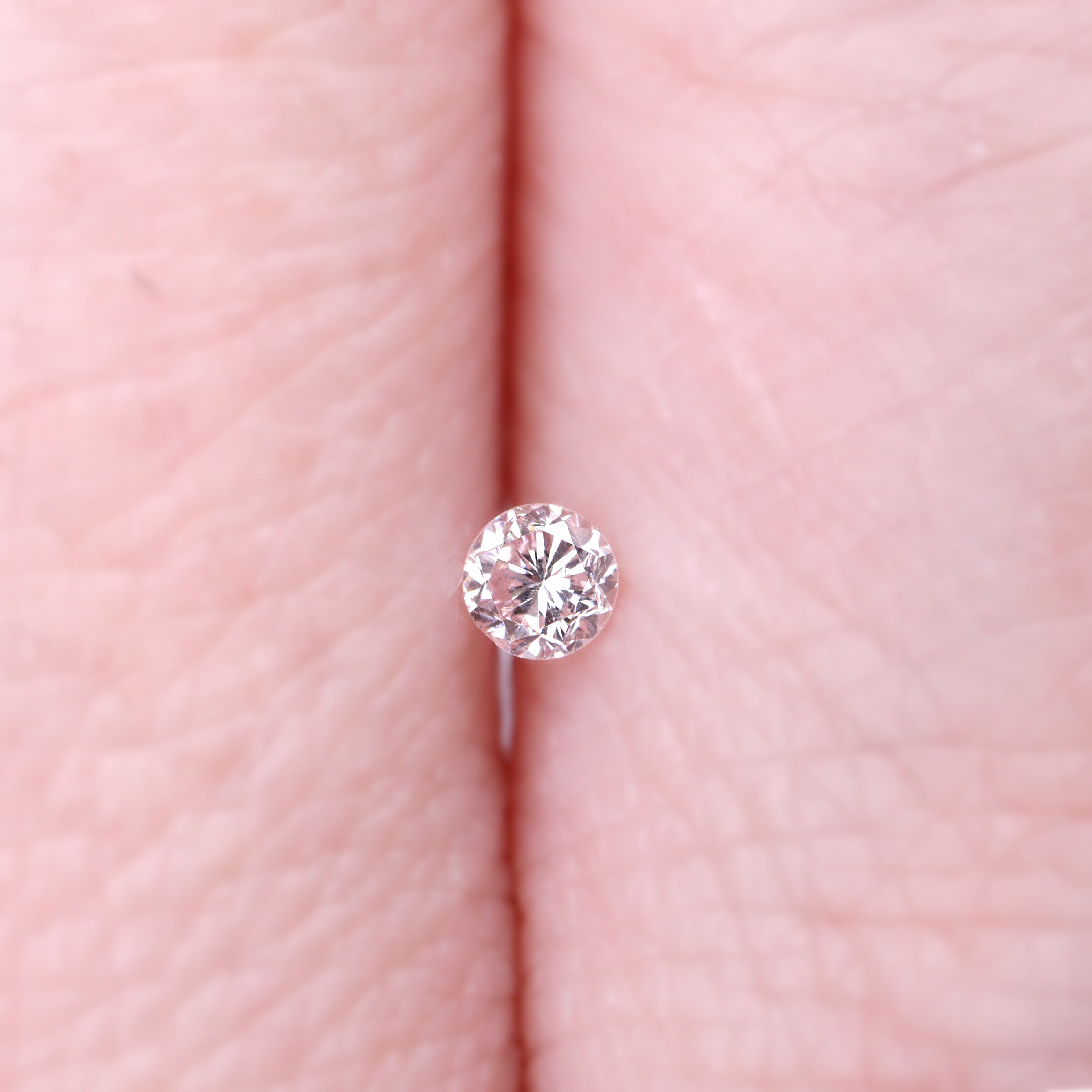 ピンクダイヤモンド<BR>very light pink<BR>0.082ct