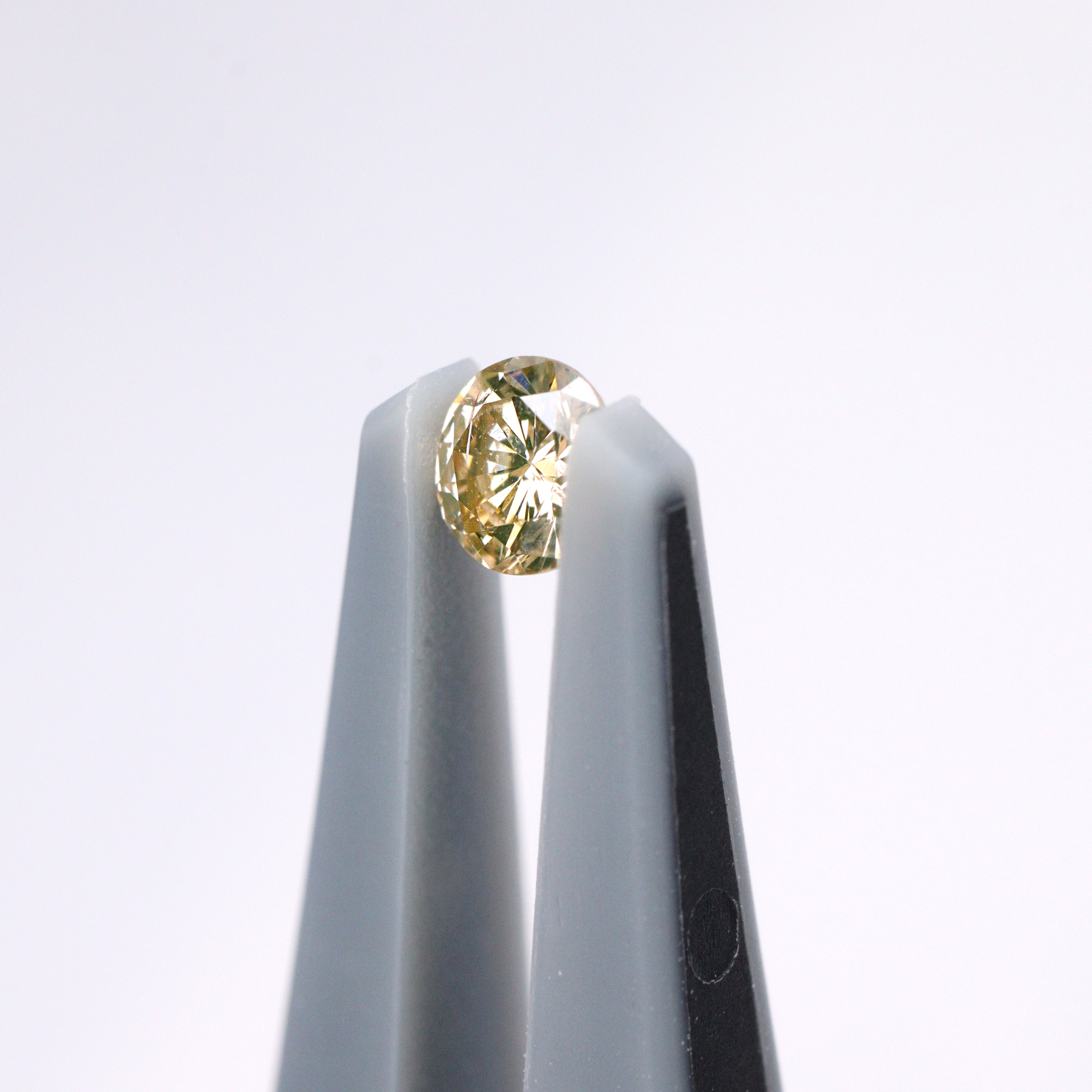 イエローダイヤモンド<BR>0.089ct