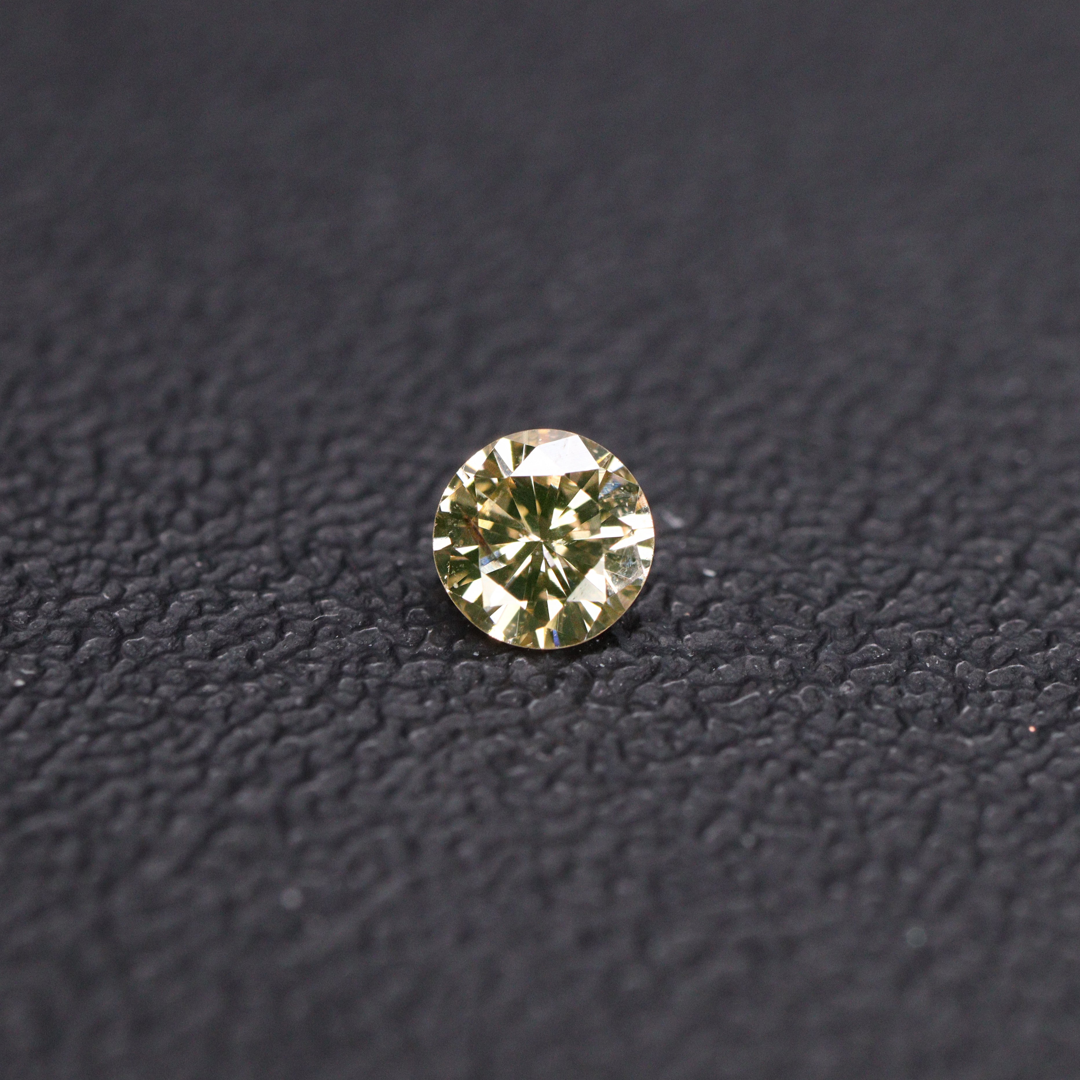 イエローダイヤモンド<BR>0.089ct