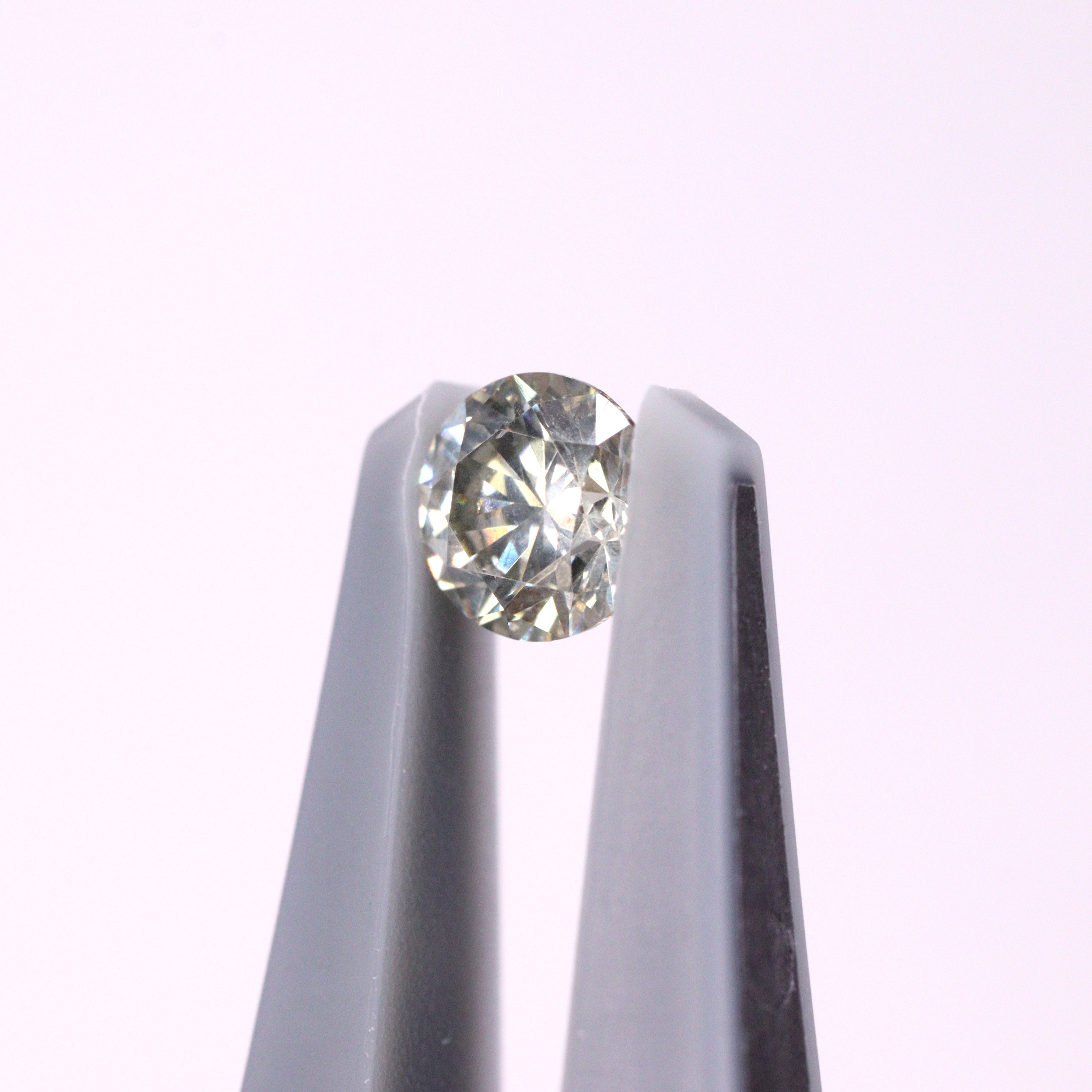 グリーンダイヤモンド<BR>（カメレオンダイヤモンド）<BR>Fancy Gray Green<BR>0.158ct