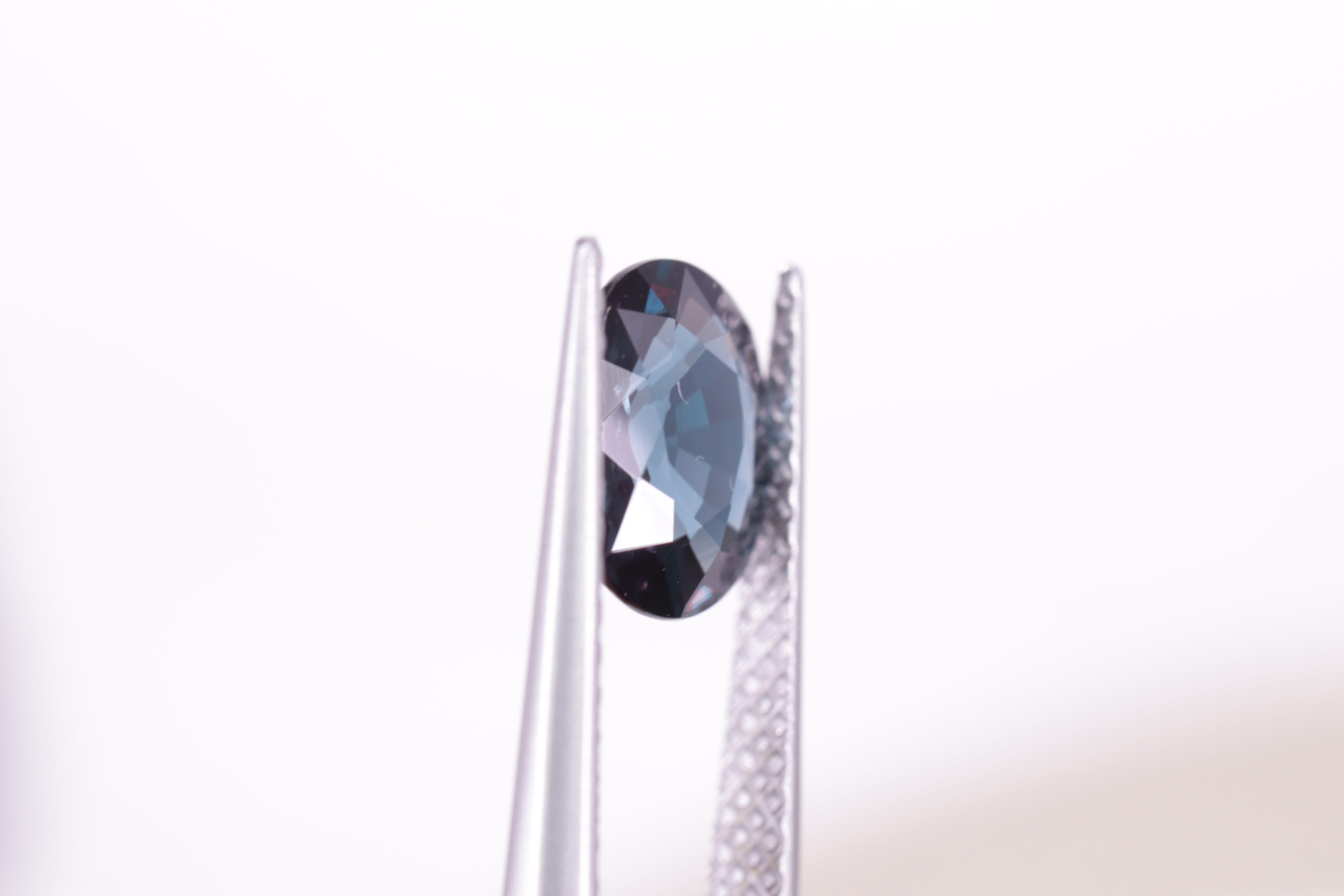 カラーチェンジガーネット（ベキリー） 1.337ct