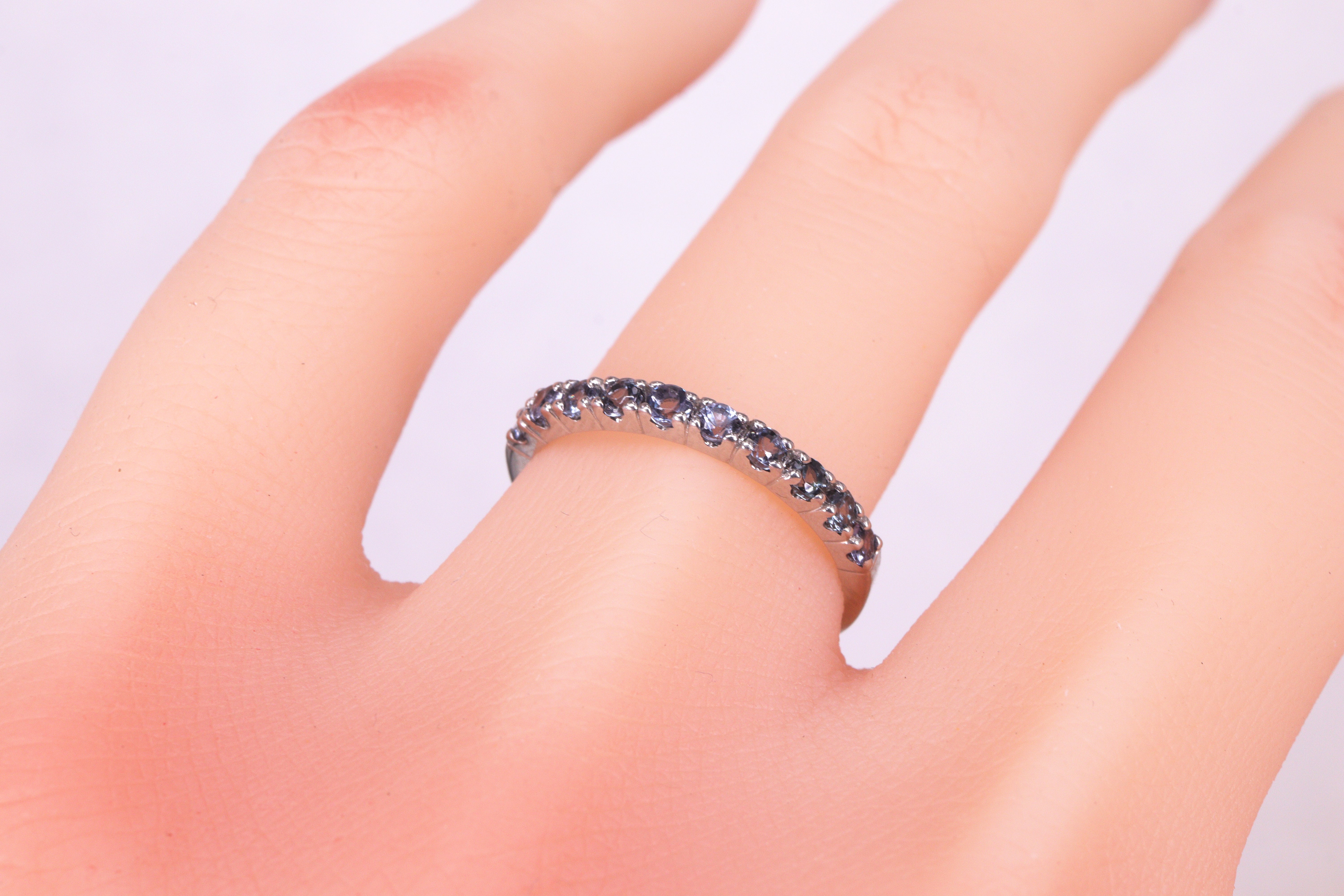 カラーチェンジガーネット K18YGエタニティリング 4本爪タイプ